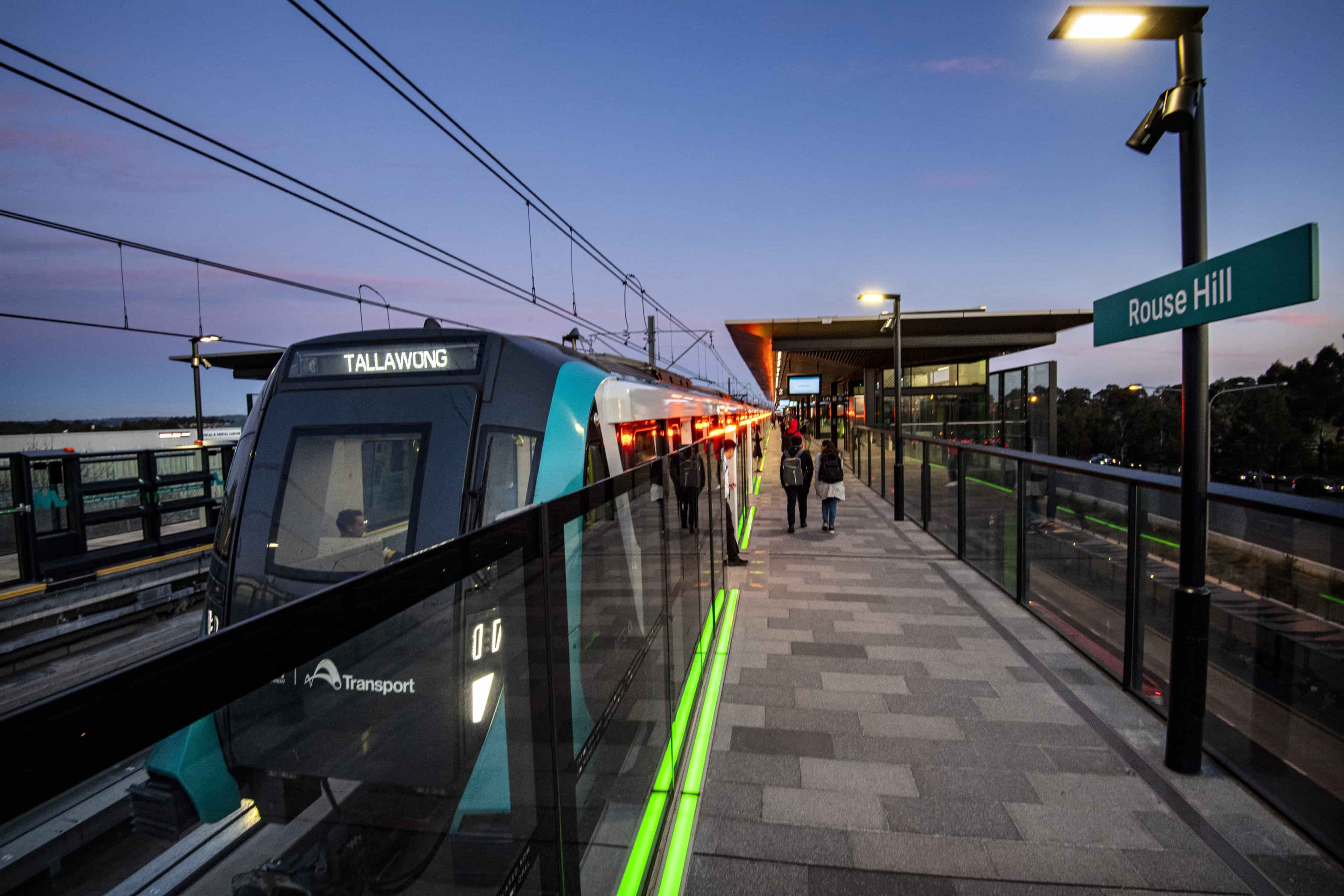 Безопасно ли метро. Метро Сиднея. Metro Train Австралия. Метро Сиднея поезда. Надземное метро Сидней.