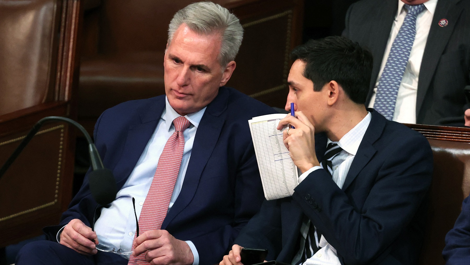 Kevin McCarthy, a la izquierda, en el Congreso durante la votación (Win McNamme _ Getty Images).