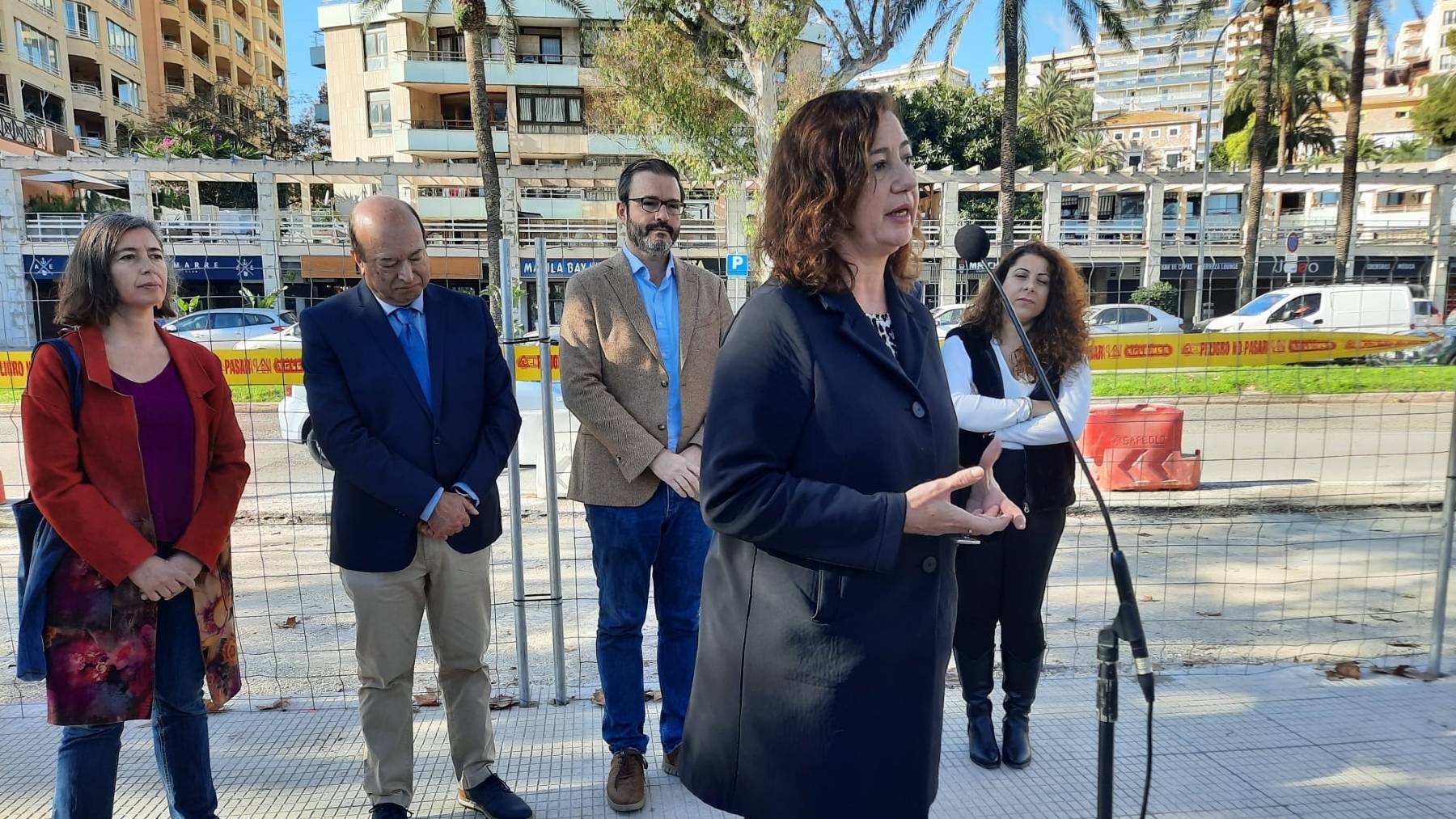 Francina Armengol atendiendo a los medios en Palma.
