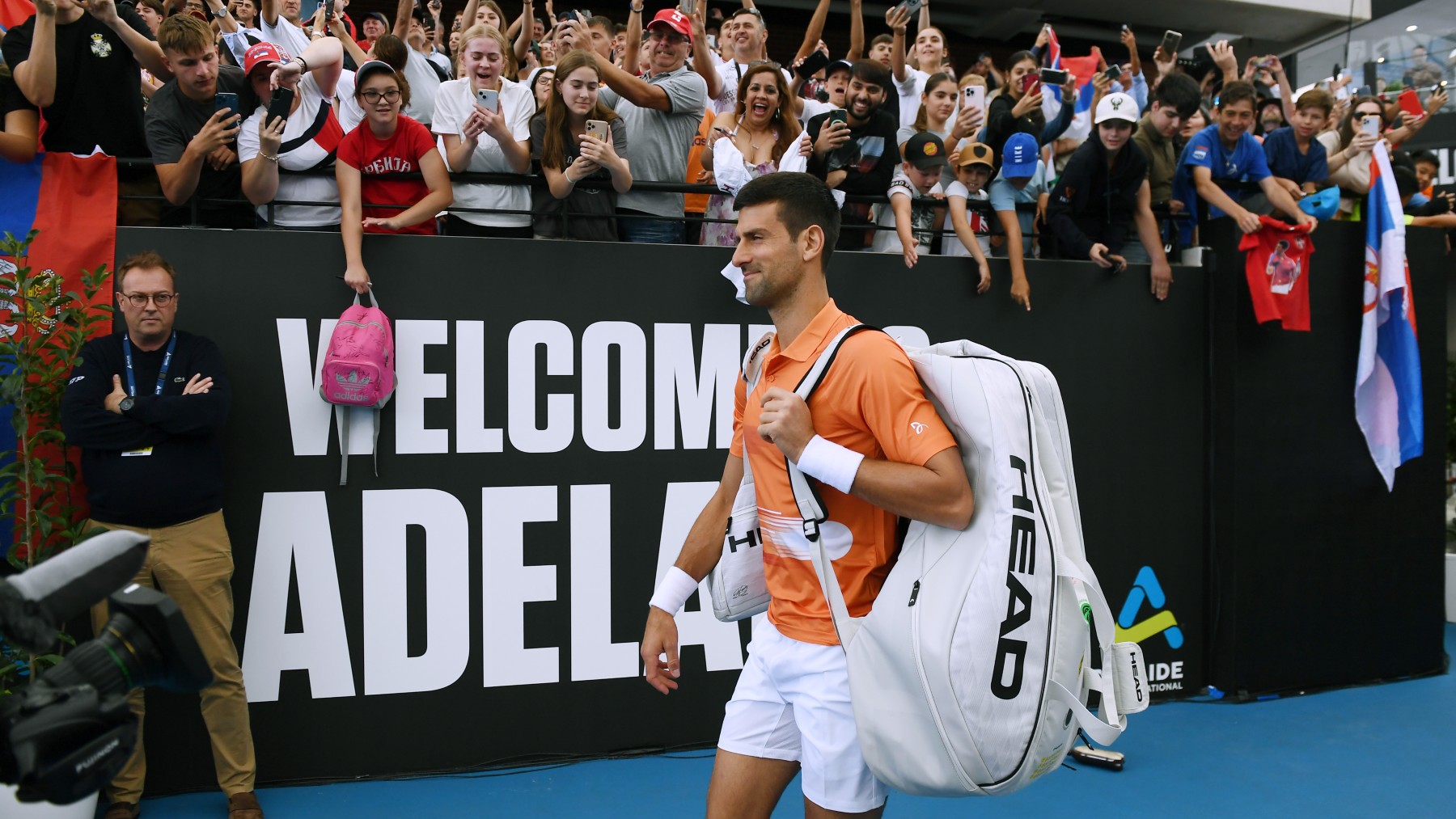 Novak Djokovic, recibido por los aficionados de Adelaida. (Getty)