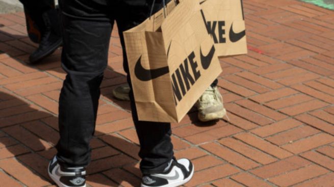 Aprovecha estas rebajas y compra ropa para paliar el frío: este gorro de Nike por menos de 20