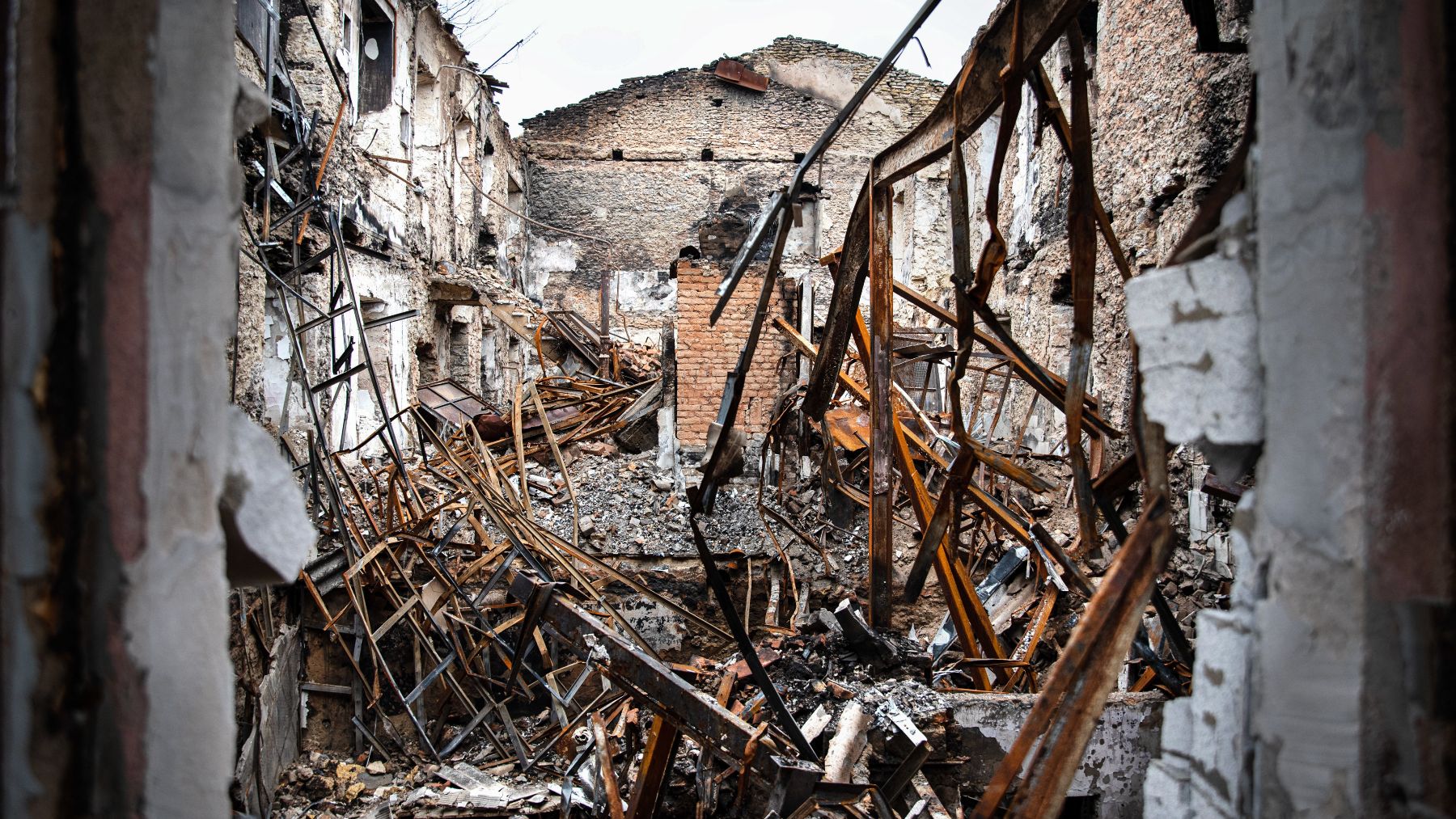 Imagen de una casa en Jerson bombardeada diariamente en Ucrania (Foto_ Europa Press – Zuma Press -Ximena Borrazas).