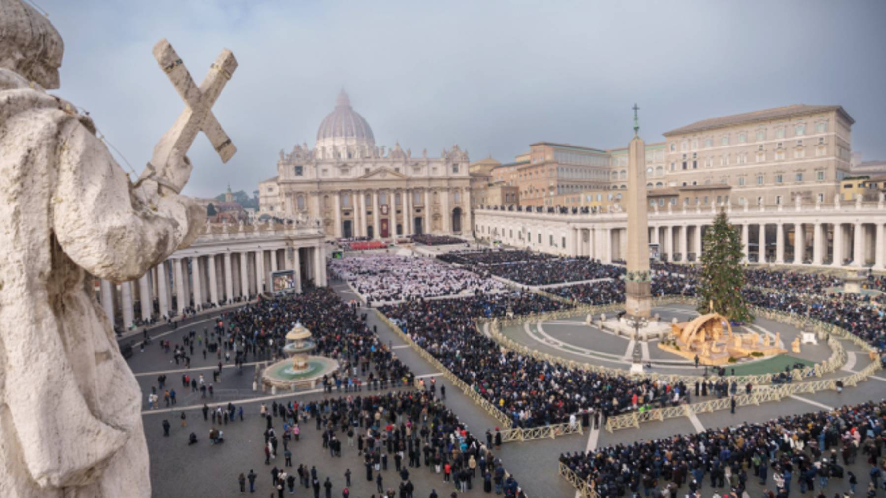 Funeral por Benedicto XVI en la Plaza de San Pedro del Vaticano.