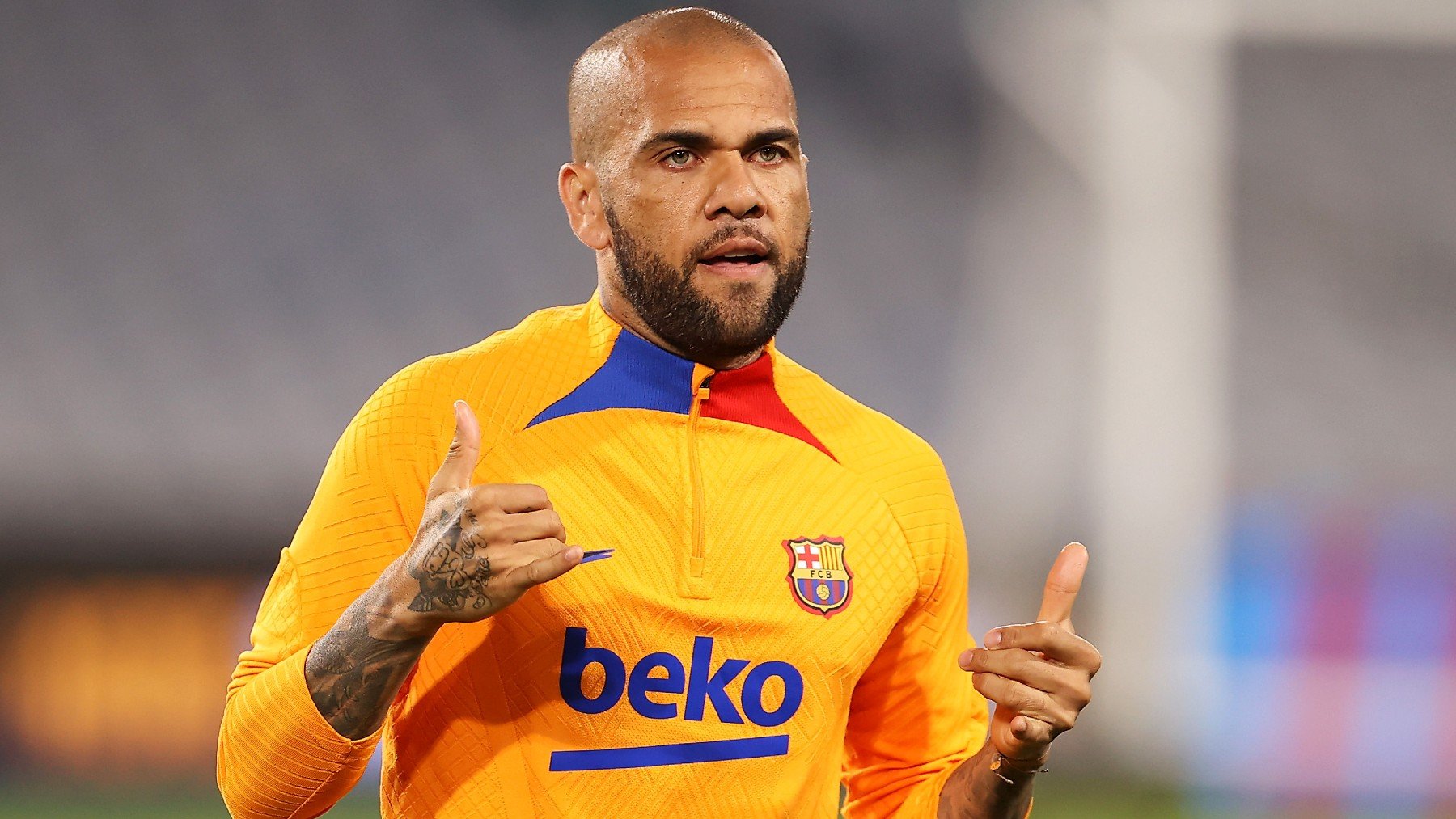 Dani Alves, antes de un partido con el Barça. (Getty)