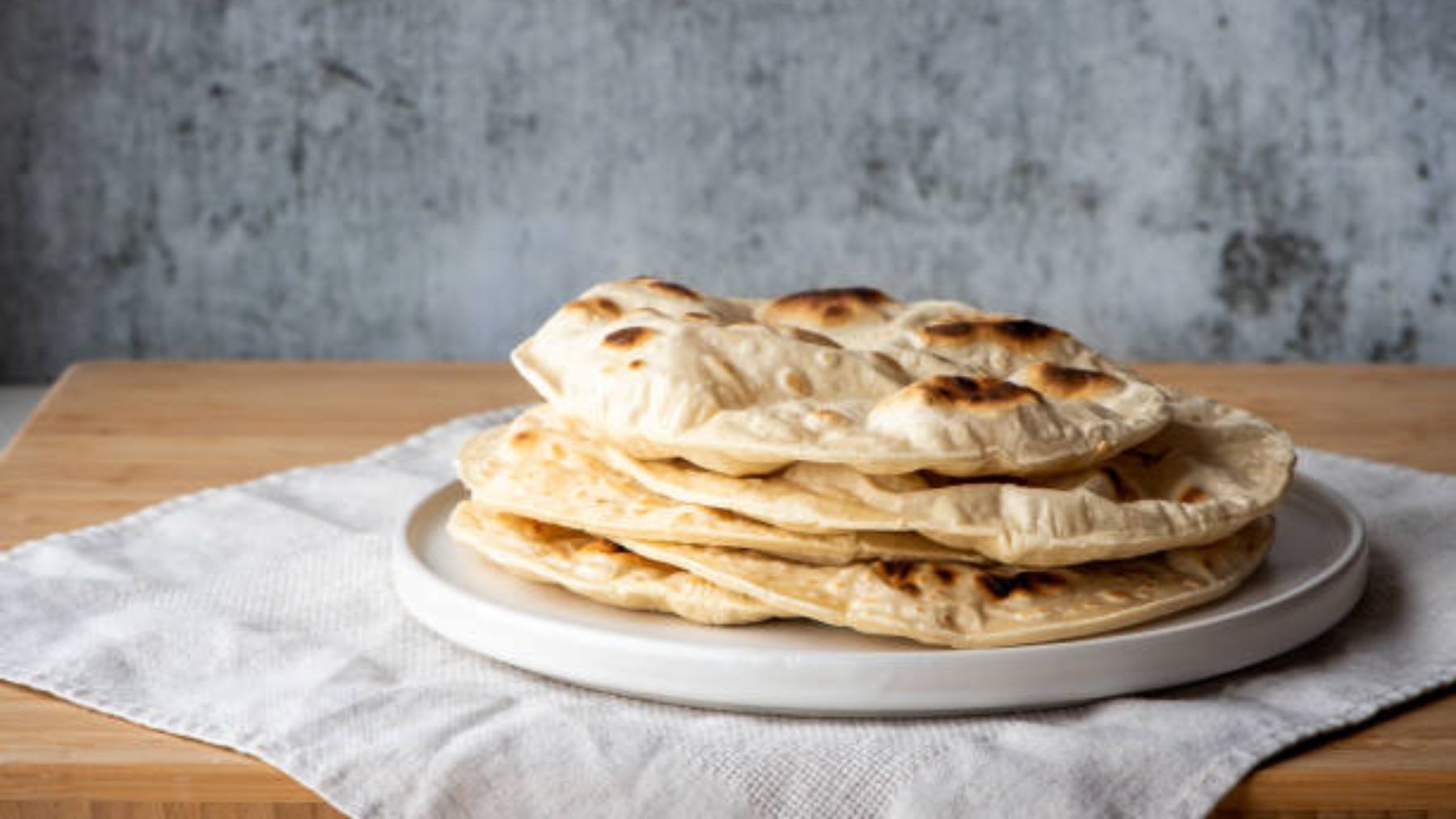 Descubre las diferencias entre el pan pita y el pan naan