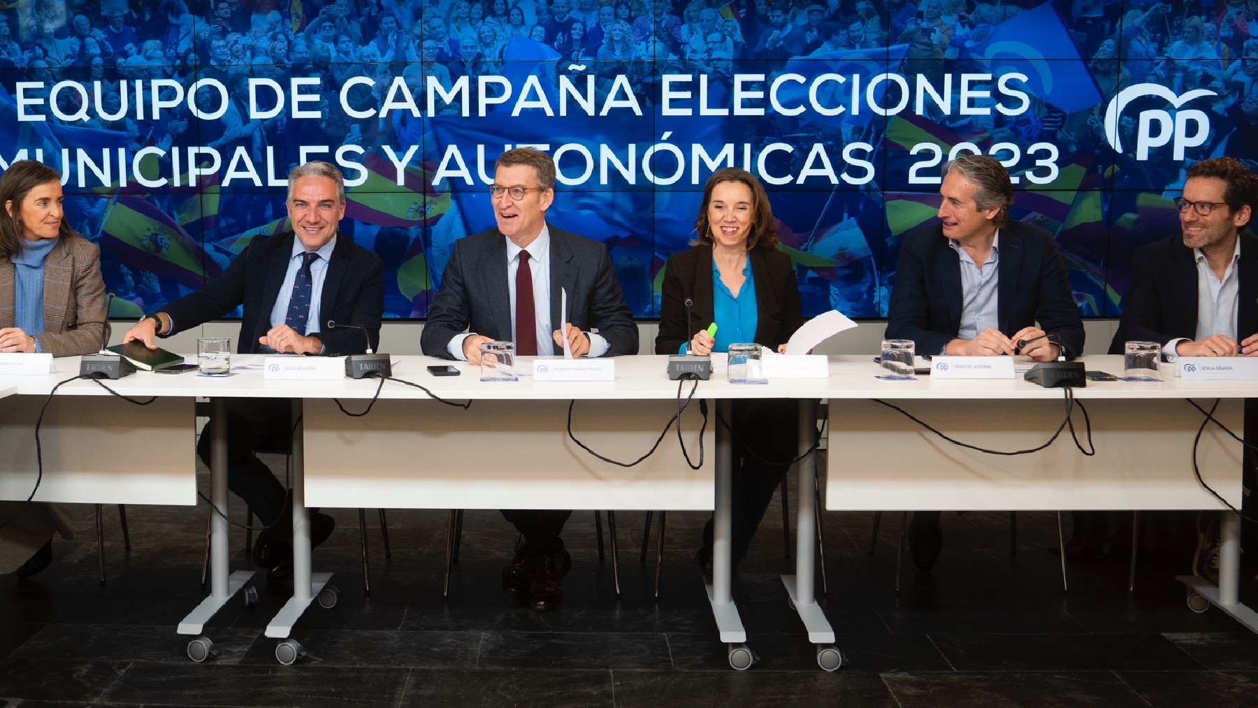 Reunión del equipo de campaña del PP. (Foto: Diego Crespo)