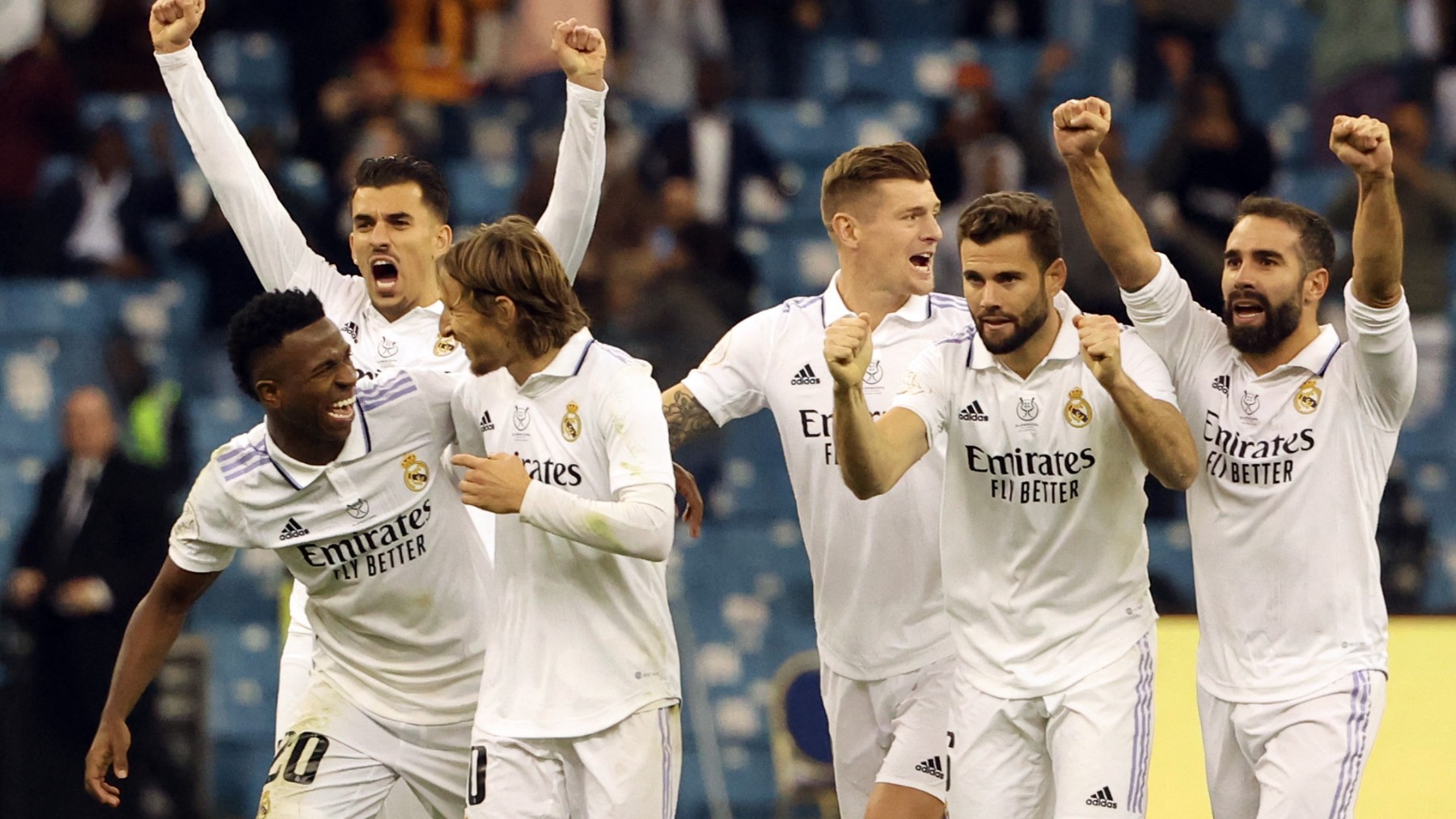 Los jugadores del Real Madrid celebran su pase a la final de la Supercopa. (AFP)