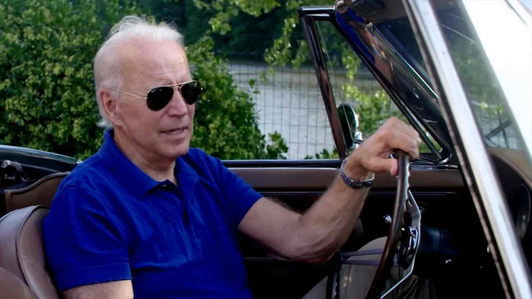 Joe Biden presume de su Corvette de 150.000 euros.