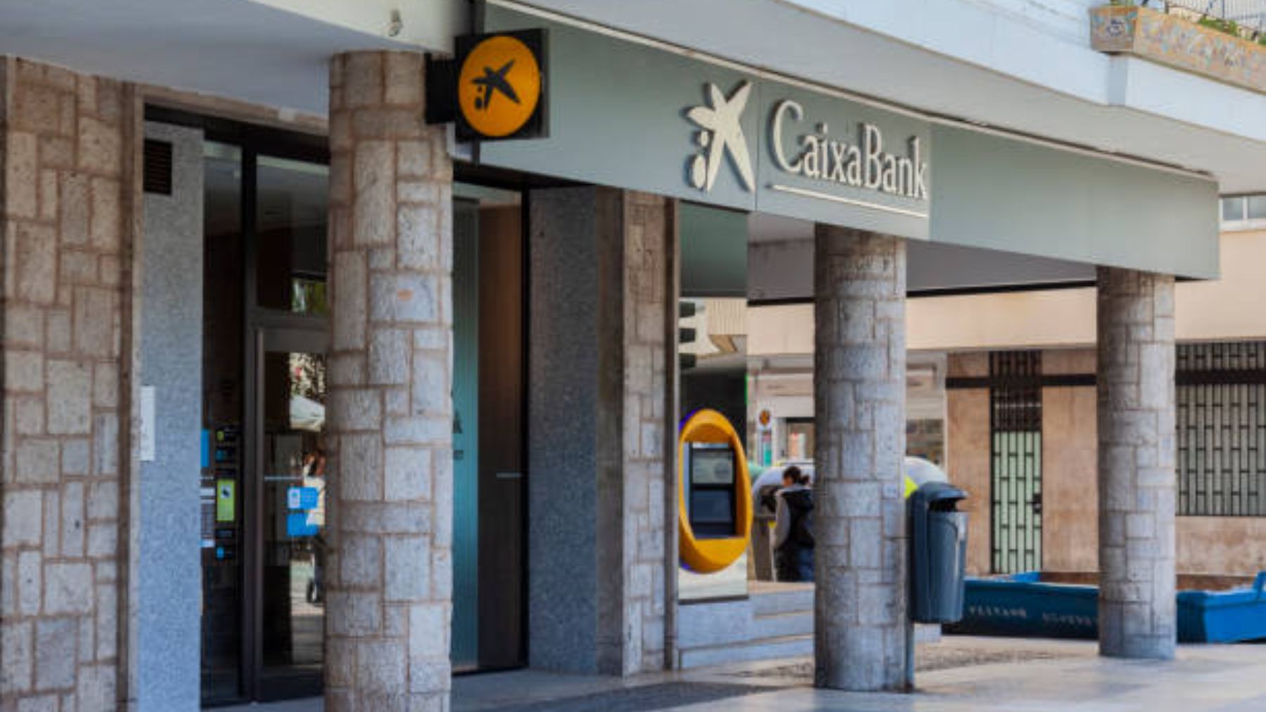 Los beneficios que tendrán algunos clientes de Caixabank