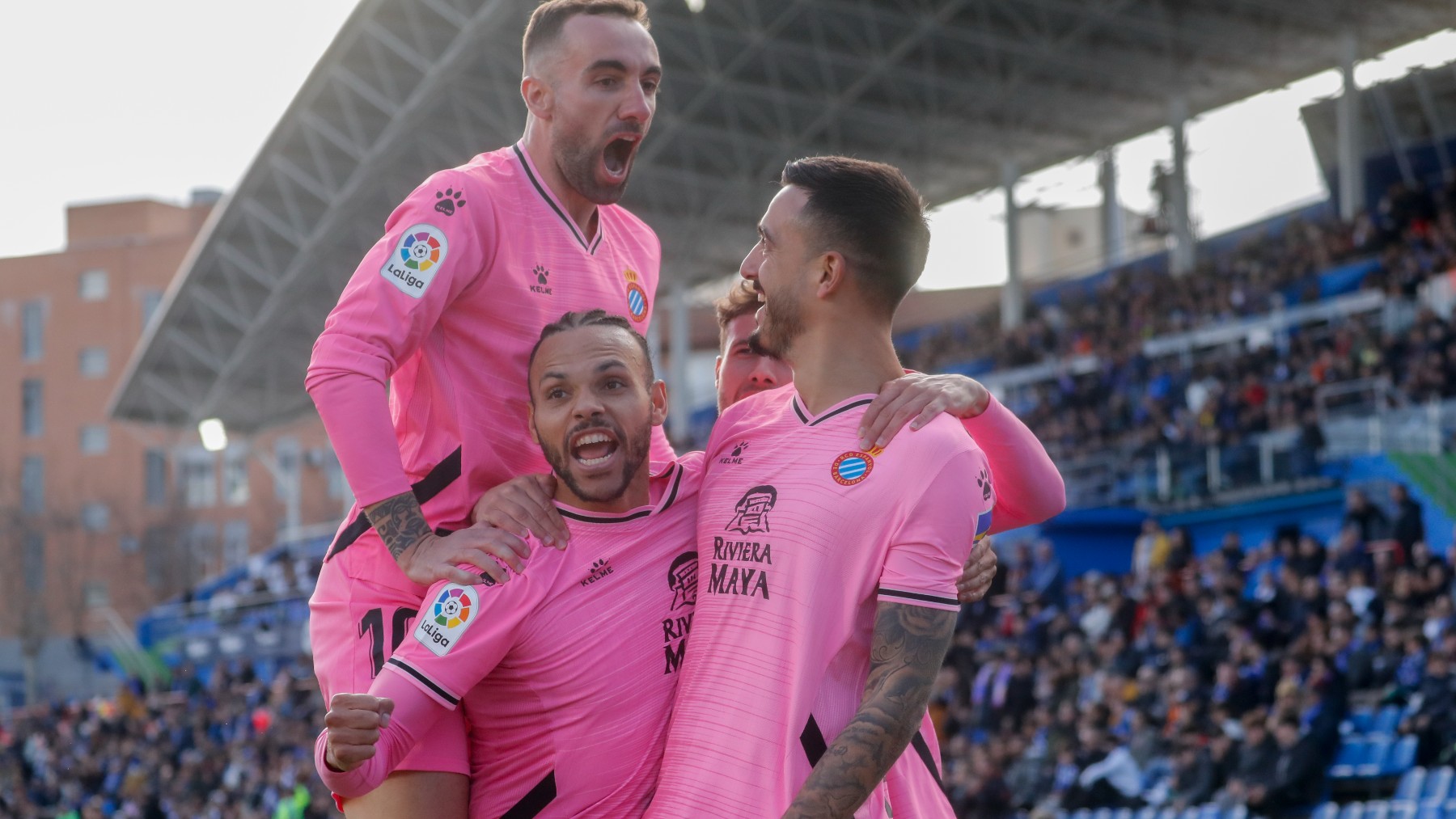 Los jugadores del Espanyol celebran el gol de Joselu. (EFE)