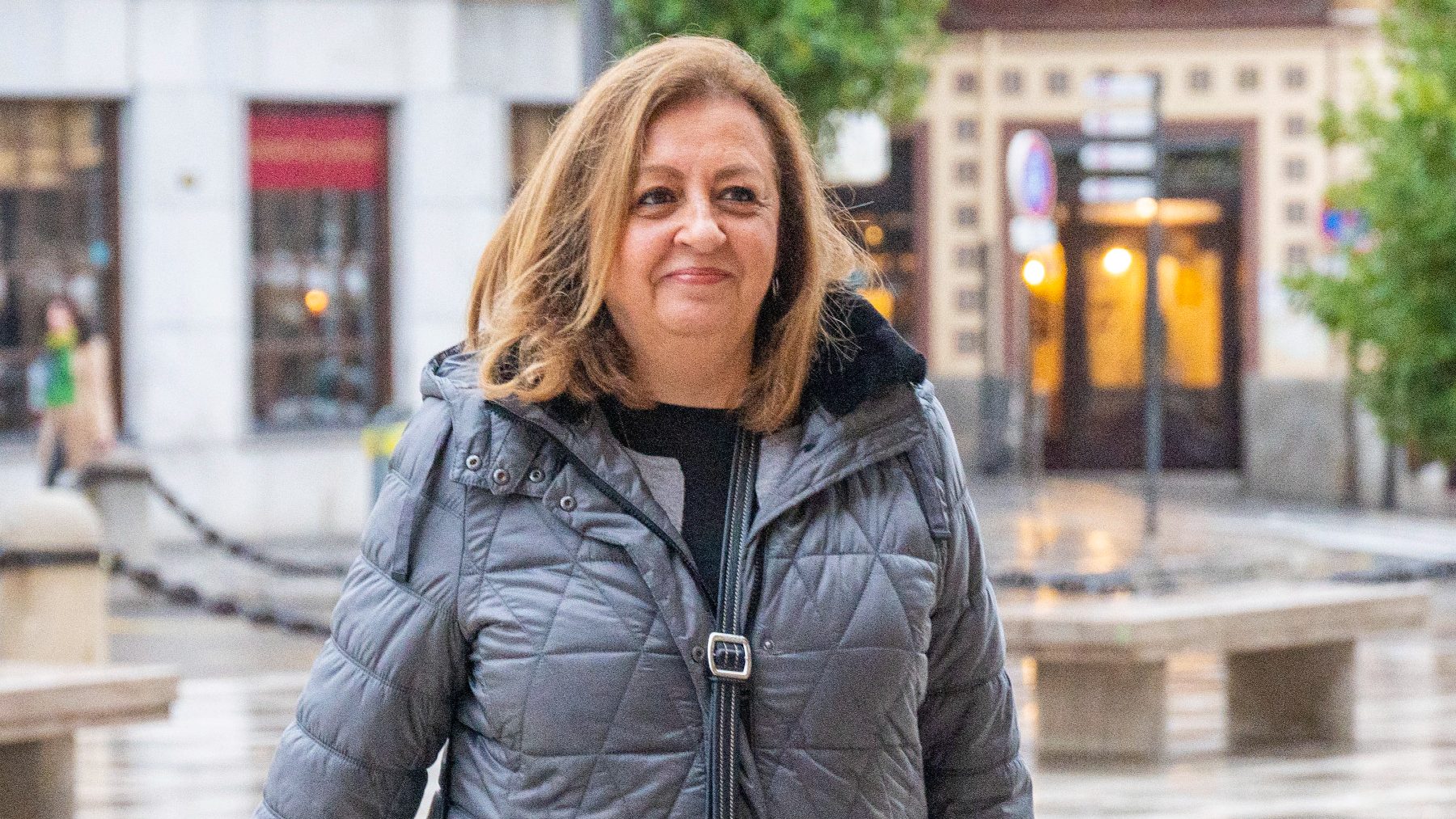 La ex directora de la Alhambra, la socialista María del Mar Villafranca, a su llegada a la Audiencia de Granada (EFE).