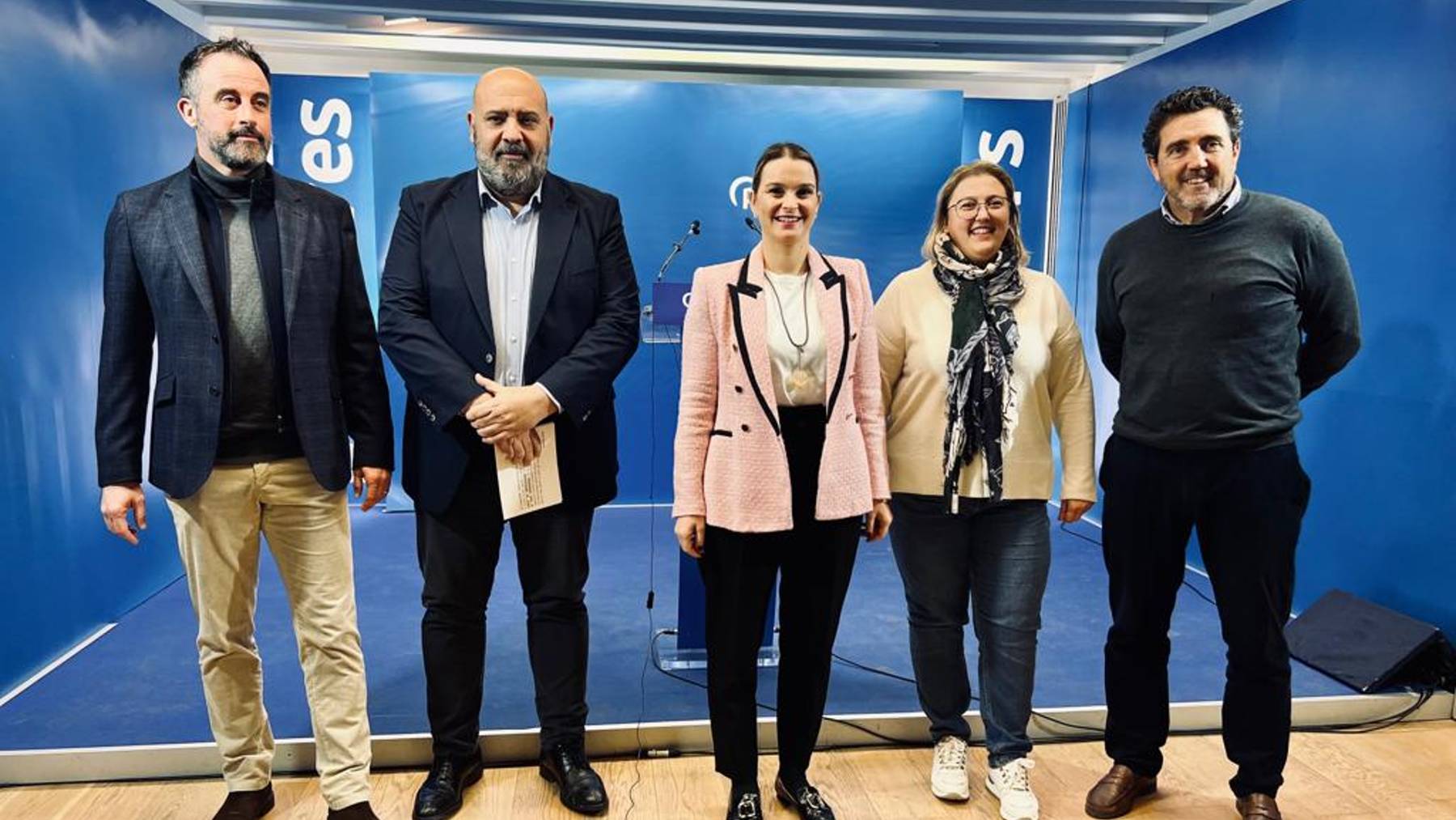 Martínez Llabrés y Marga Prohens, entre otros, presentando sus propuestas para el turismo.