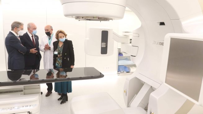 Visita institucional del alcalde de Málaga al nuevo Hospital de Día Quirónsalud