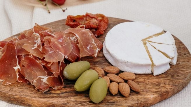 El jamón ibérico y el queso son 'peligrosos' en Australia y este es el motivo que no creerás