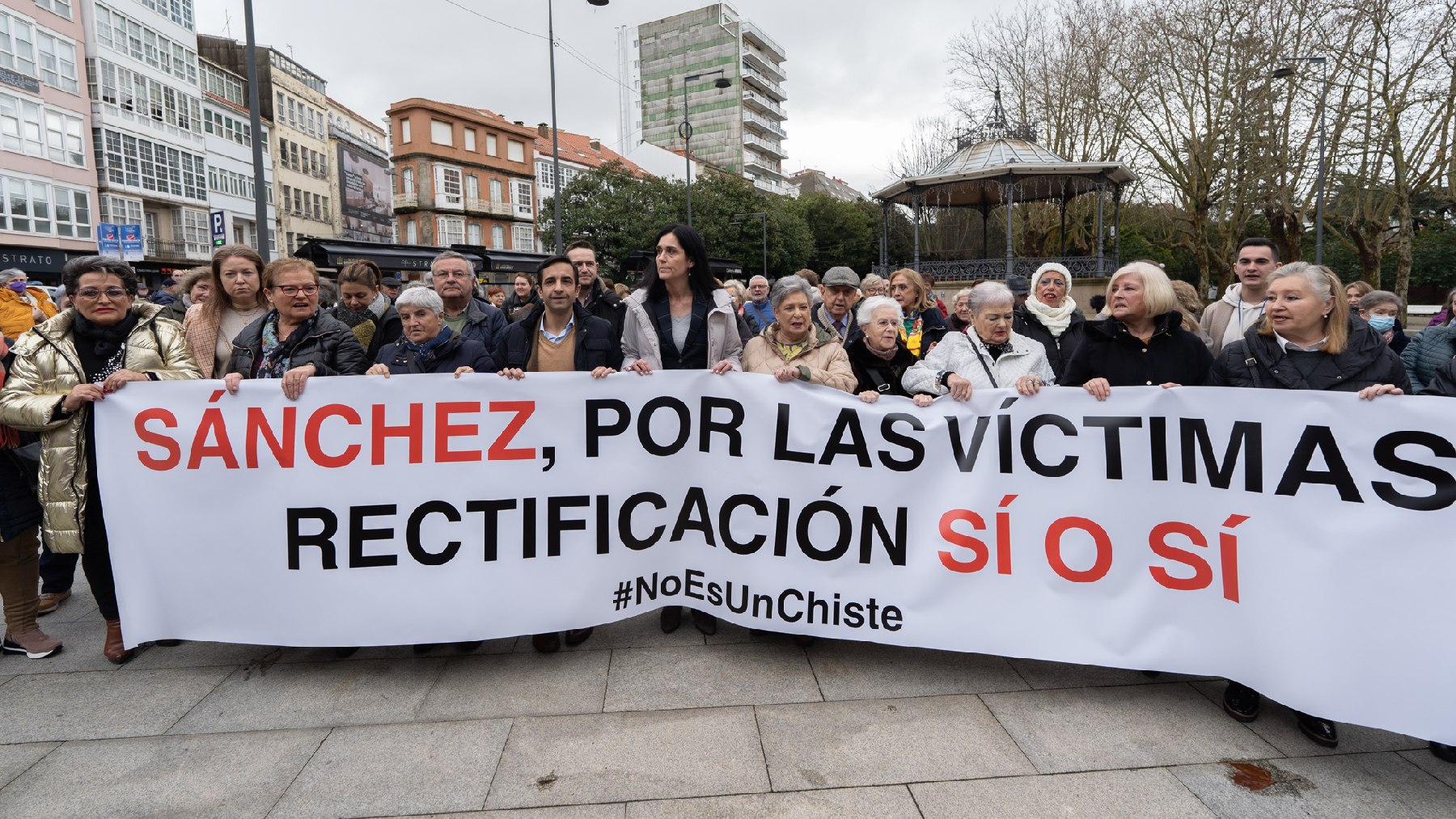 Concentración contra la ley Montero convocada por el PP en Ferrol. (Foto: PP)