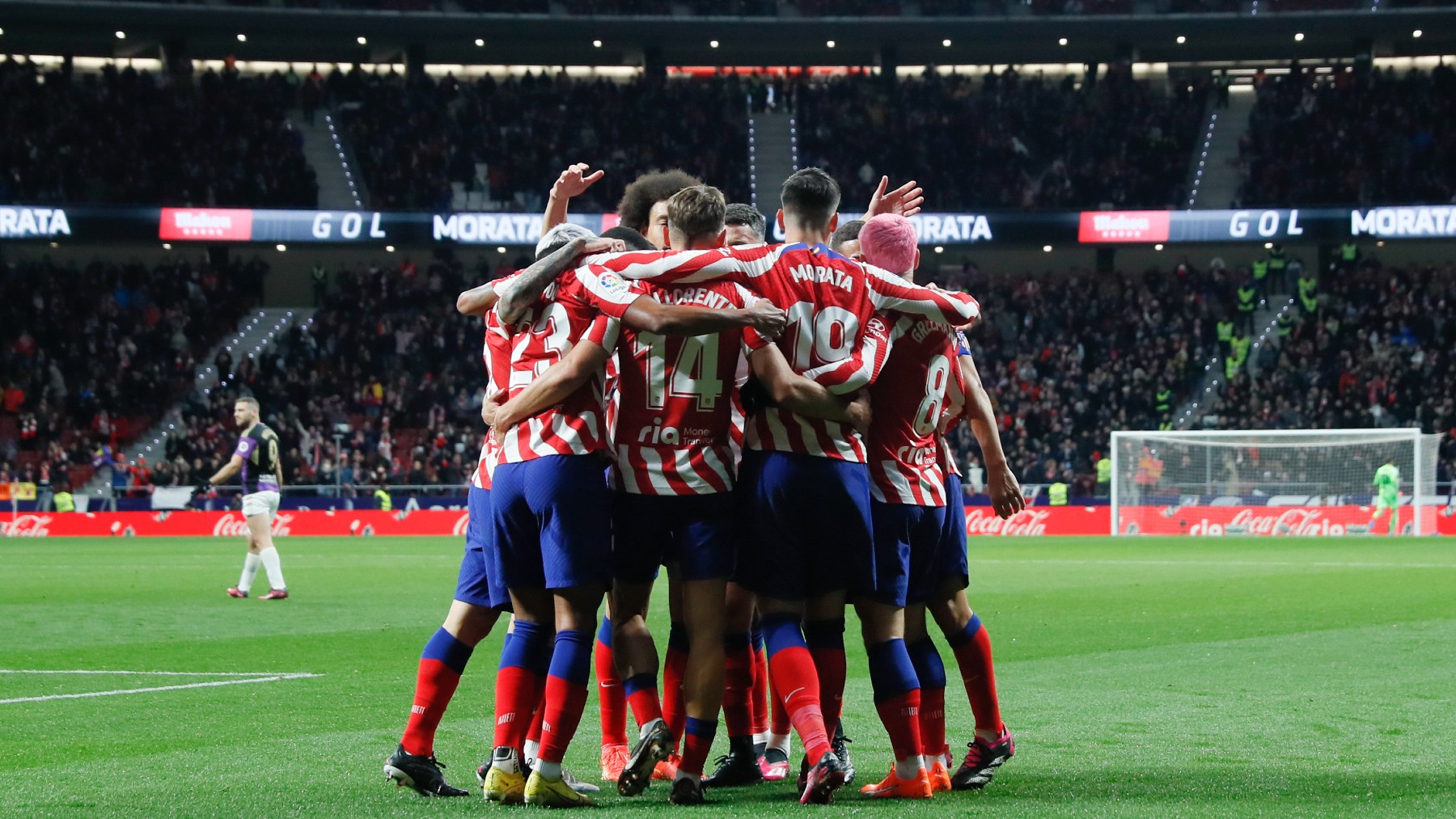 Los jugadores del Atlético celebran un gol al Valladolid. (EFE)