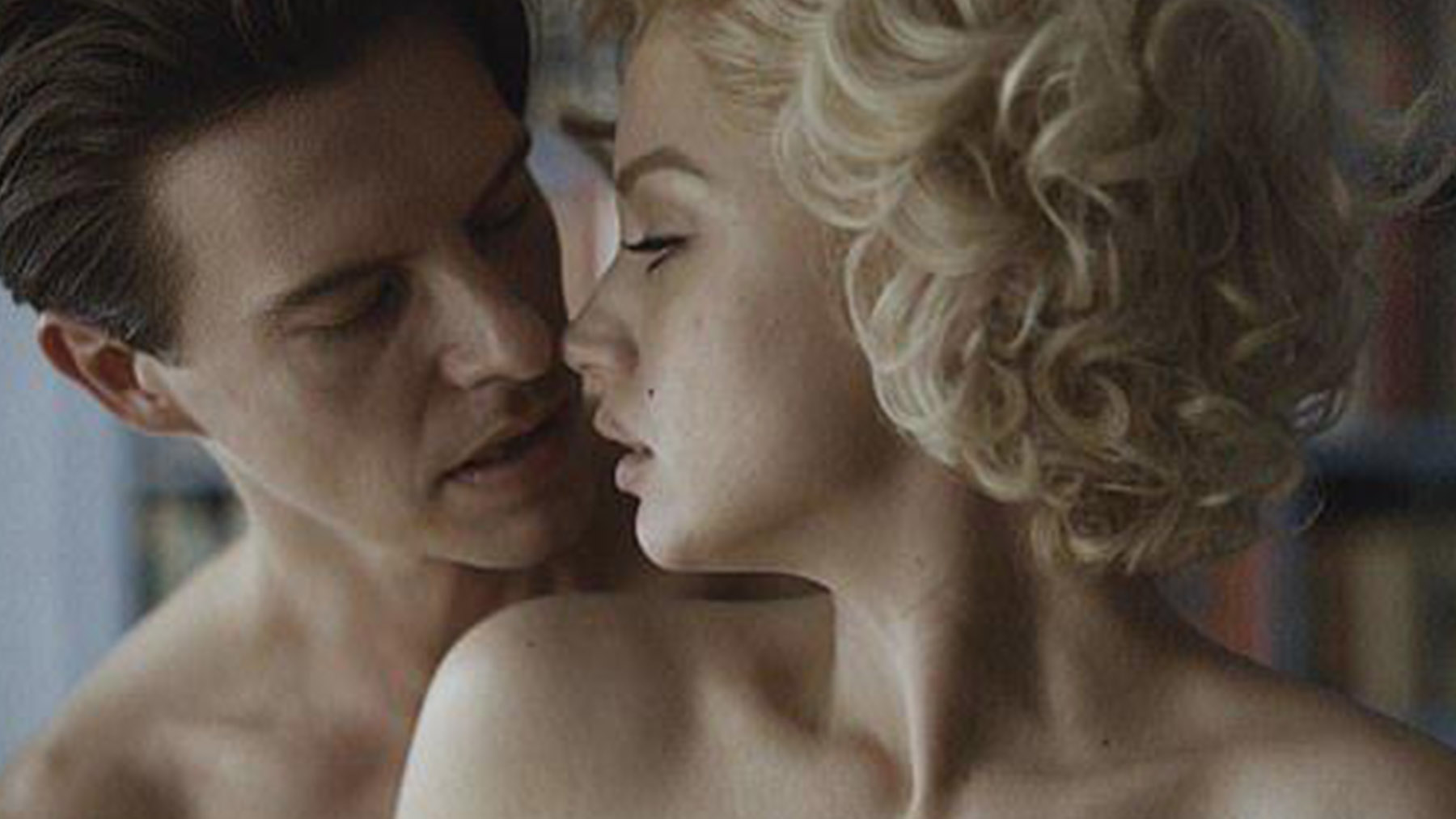 Blonde scena sesso orale