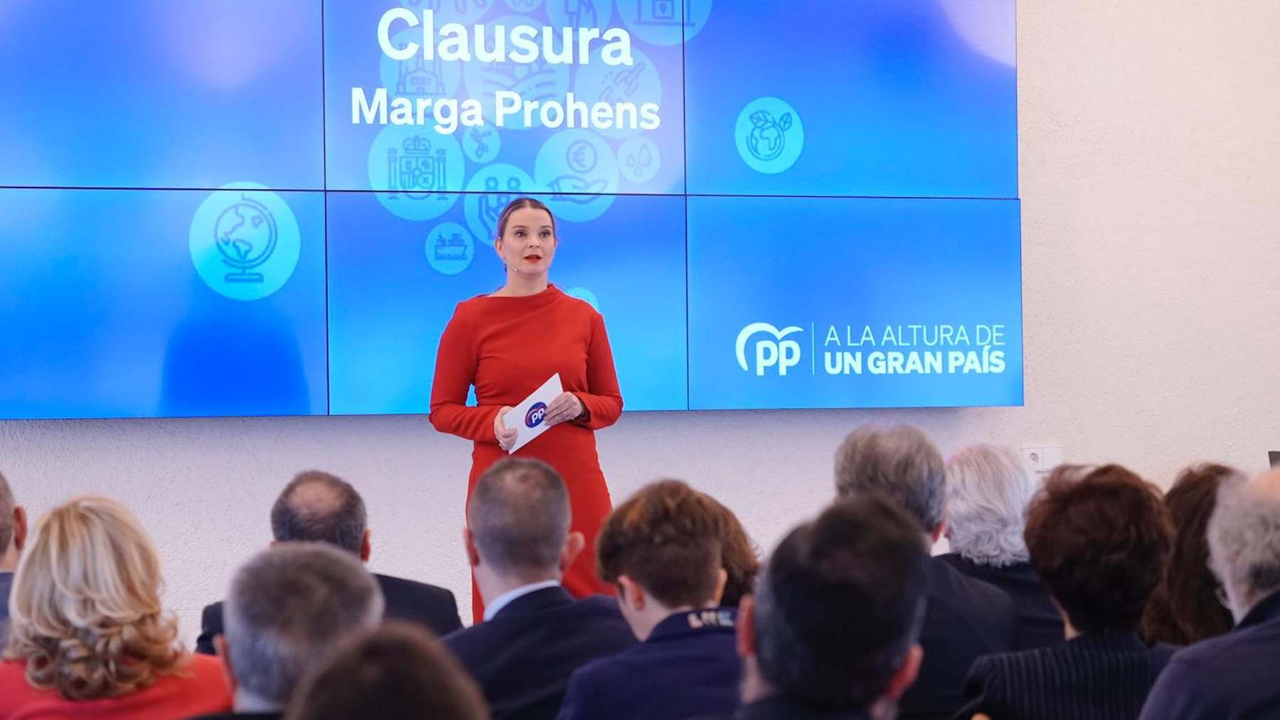 La candidata del PP al Govern balear, Marga Prohens, en la clausura de la Convención Nacional de Sanidad.