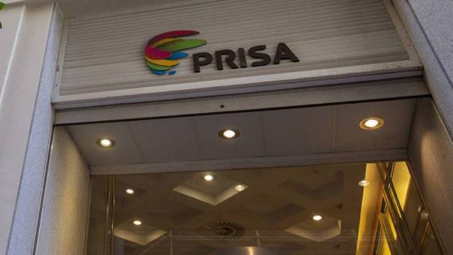 Prisa eleva sus pérdidas en 2023 a 32,5 millones con la deuda en 832M