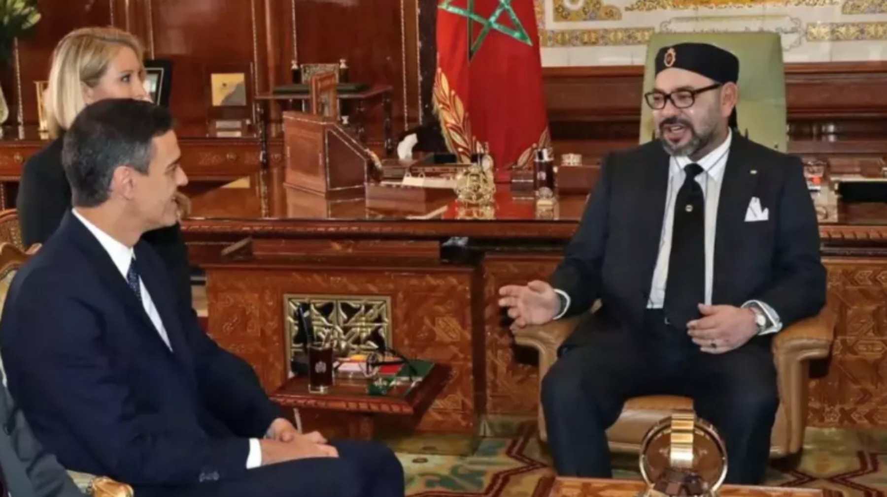 Pedro Sánchez con Mohamed VI en Rabat.
