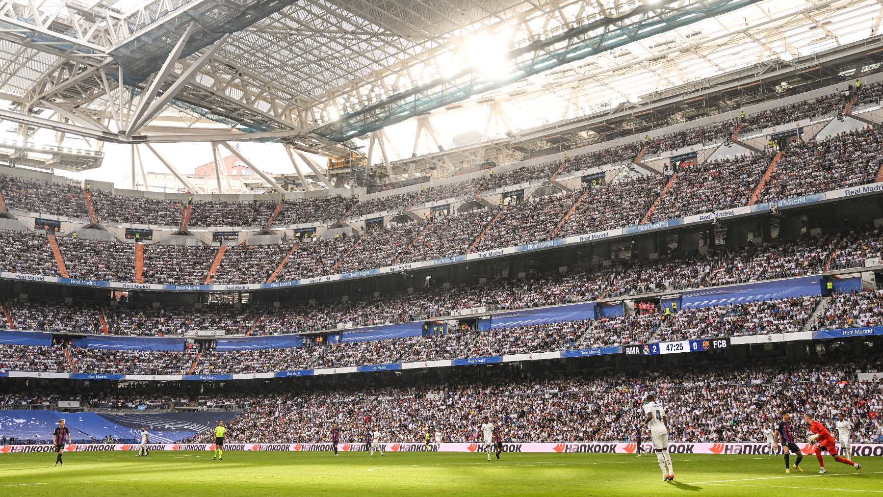Imagen del Santiago Bernabéu durante un partido del Real Madrid. (Getty)