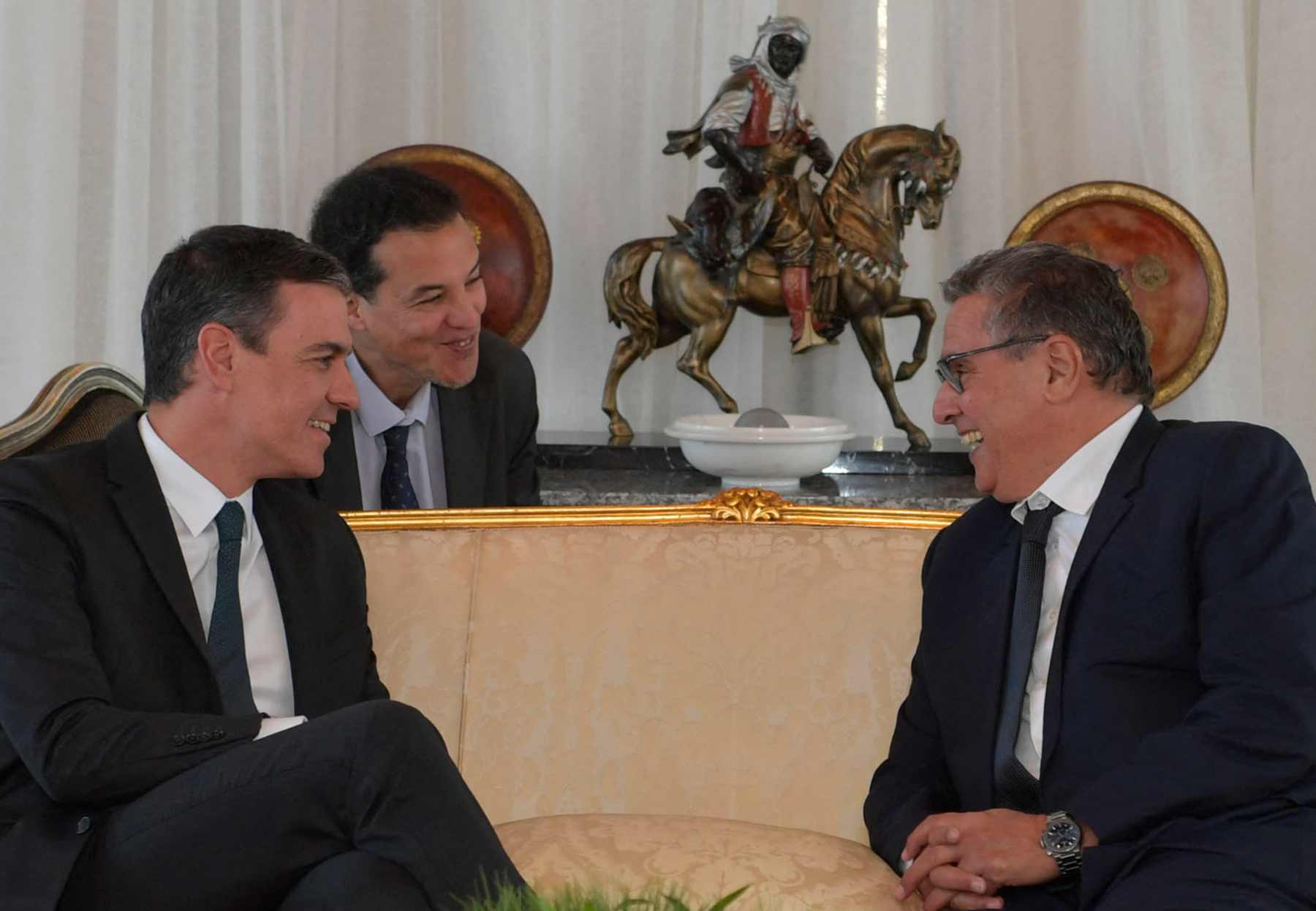 Pedro Sánchez y el primer ministro de Marruecos, Aziz Akhannouch