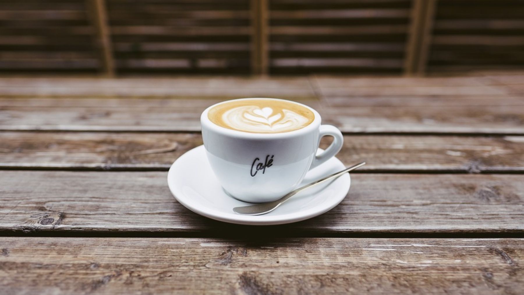 Descubre los efectos que puede tener el café con leche que te tomas