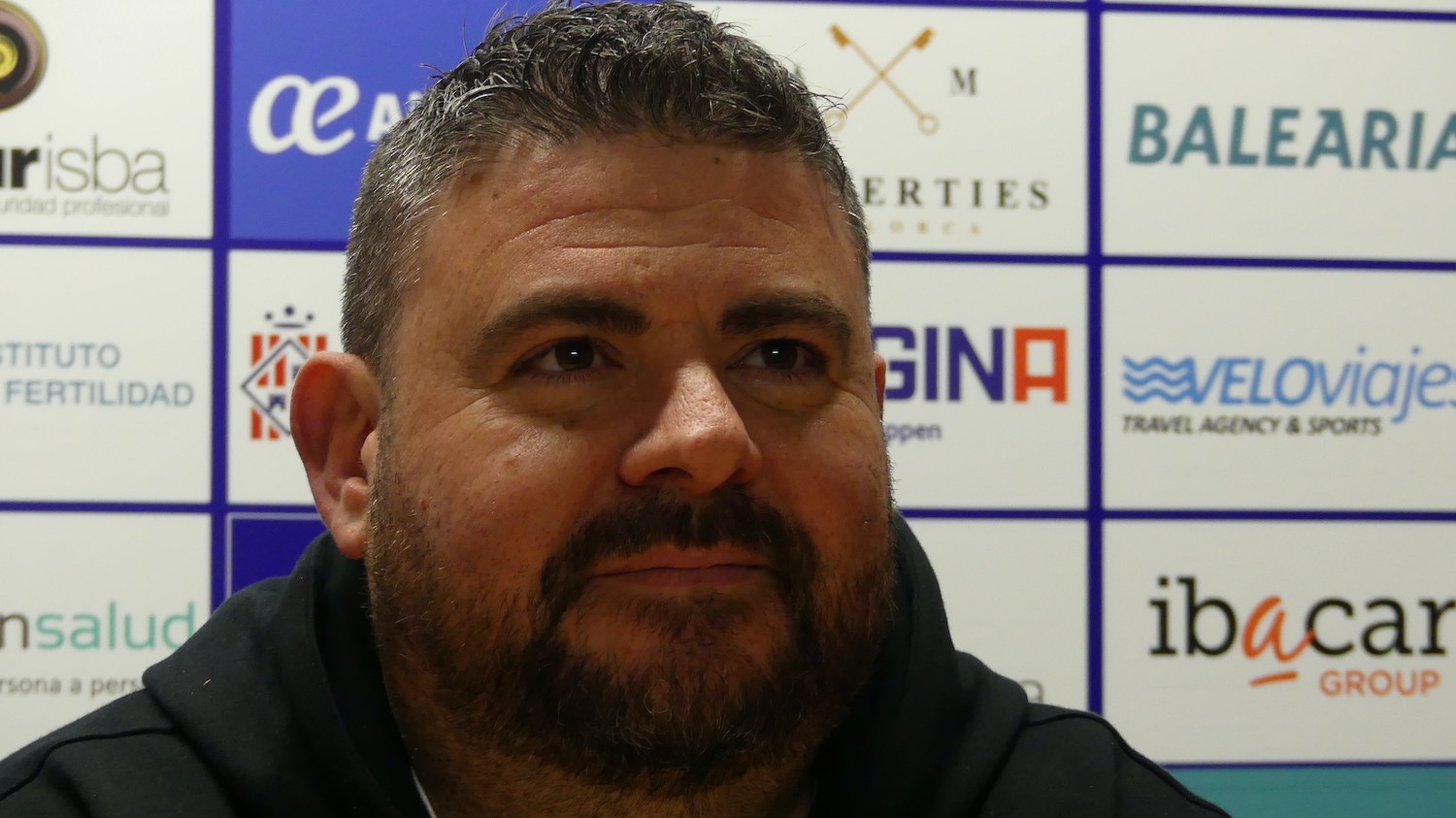 Pau Tomàs en rueda de prensa
