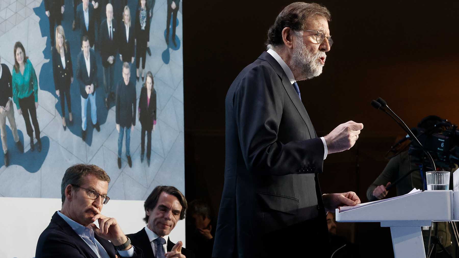 Rajoy este sábado en Valencia con Feijóo y Aznar.