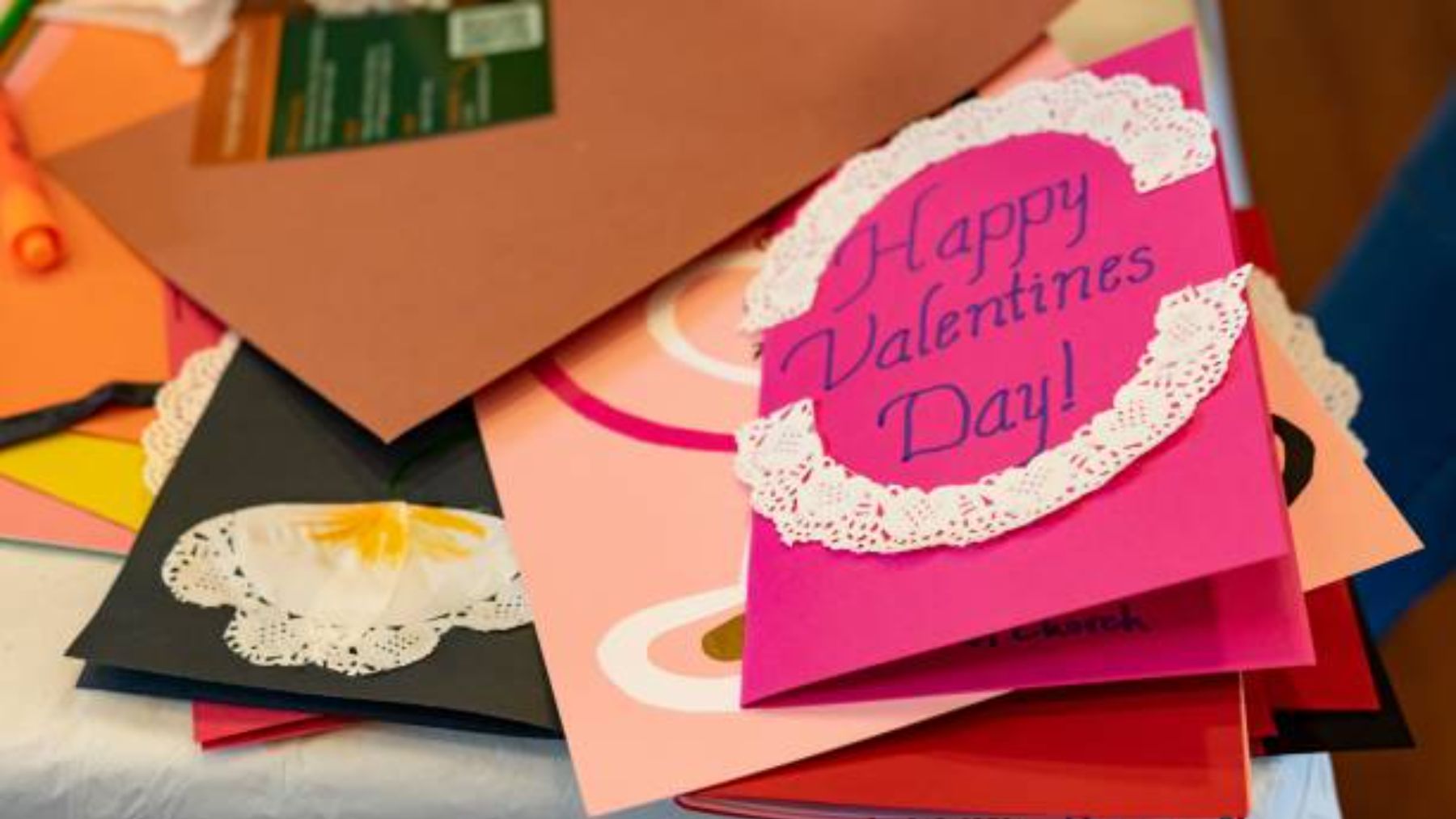 Tarjetas y postales de San Valentín para hacer manualidades con niños