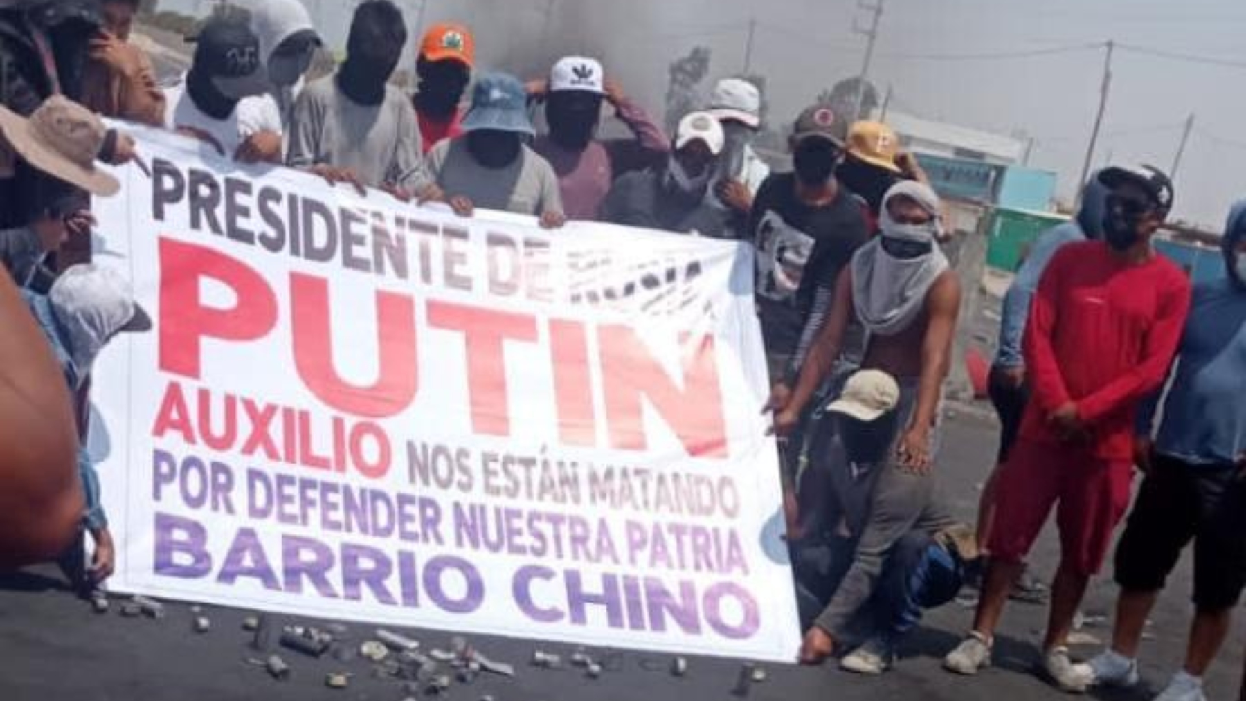 Guerrilleros y activistas de extrema izquierda que quieren un régimen comunista en Perú.