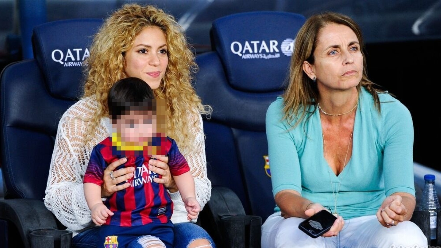 Shakira y la madre de Gerard Piqué. (Getty)