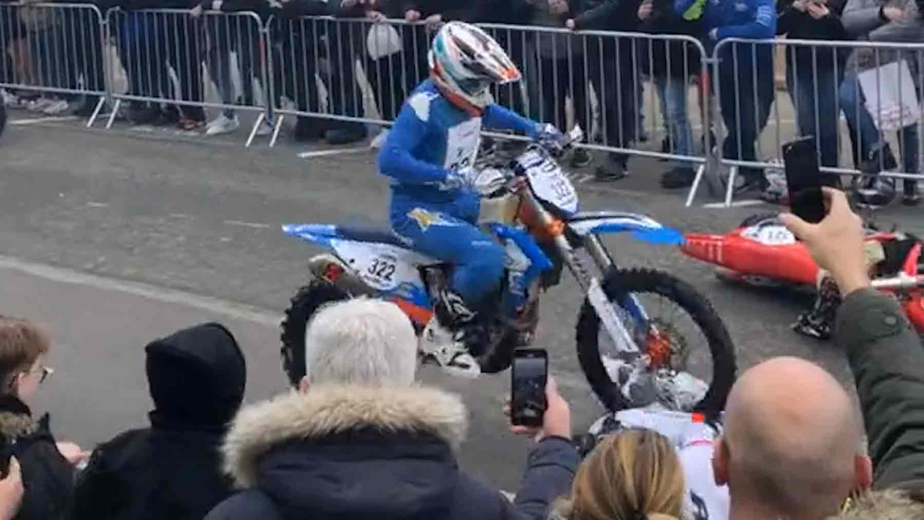 Rabia e indignación en el mundo del motor: un piloto atropella a otro intencionadamente