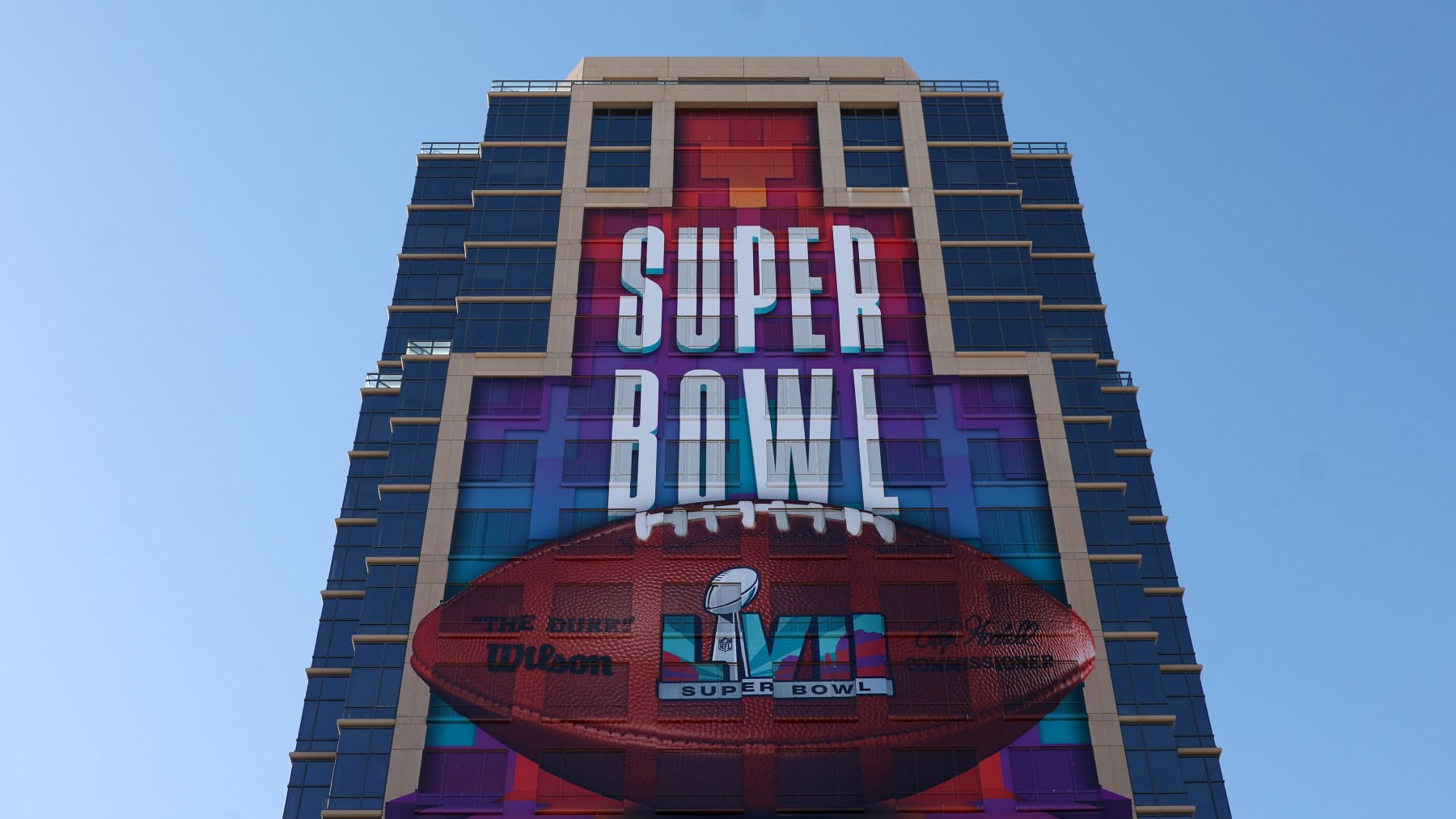 Promoción de la Super Bowl en un edificio. (Getty)
