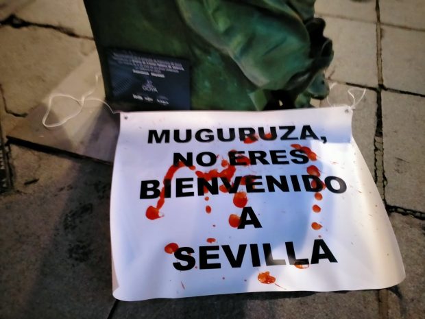Cartel de protesta contra el proetarra Muguruza.
