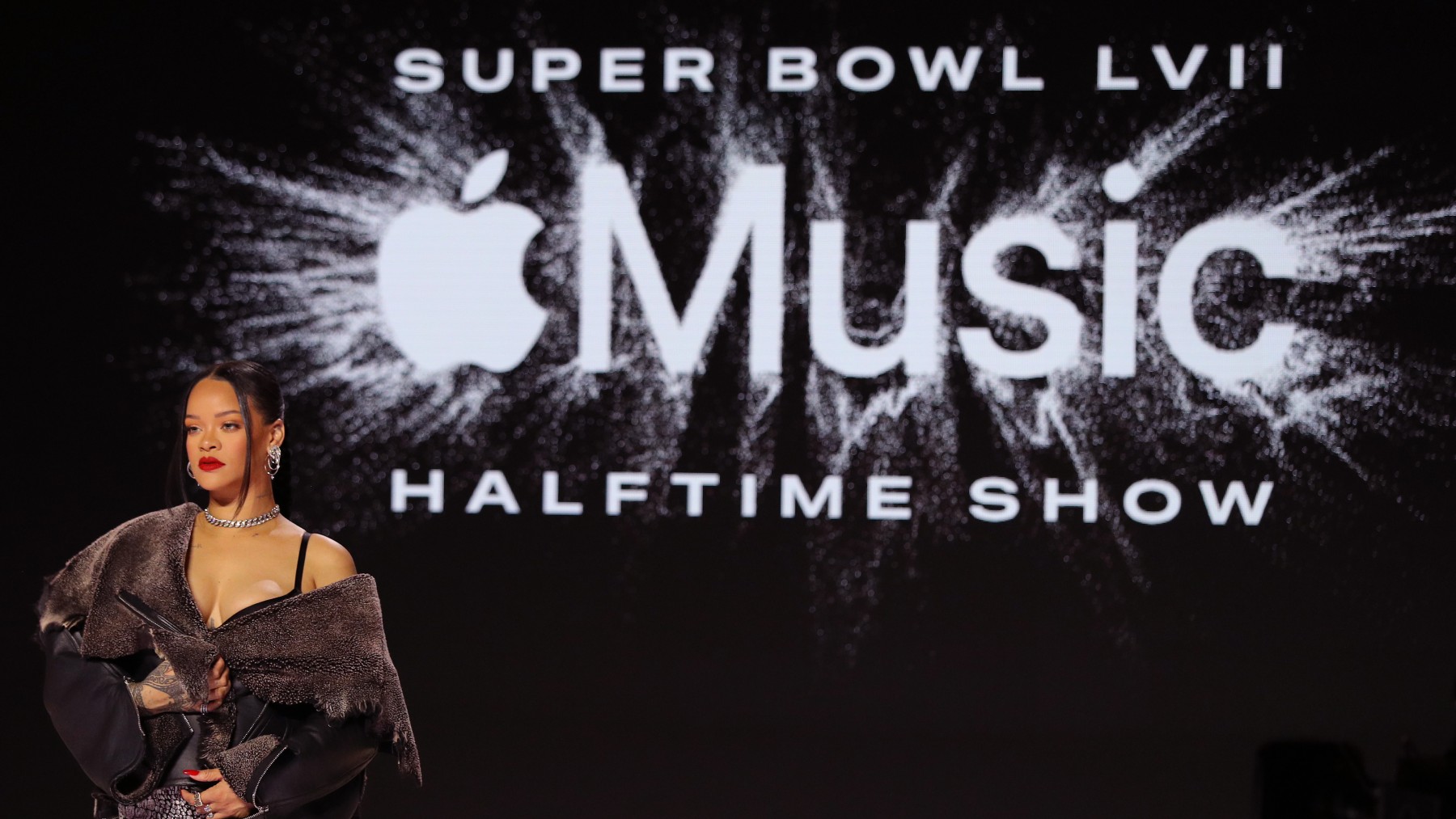Rihanna, en la presentación de su show en la Super Bowl LVII