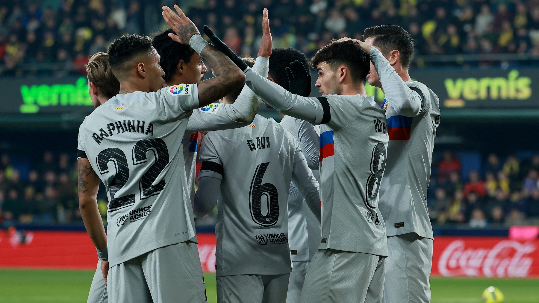 El Barcelona celebra el gol de Pedri. (AFP)