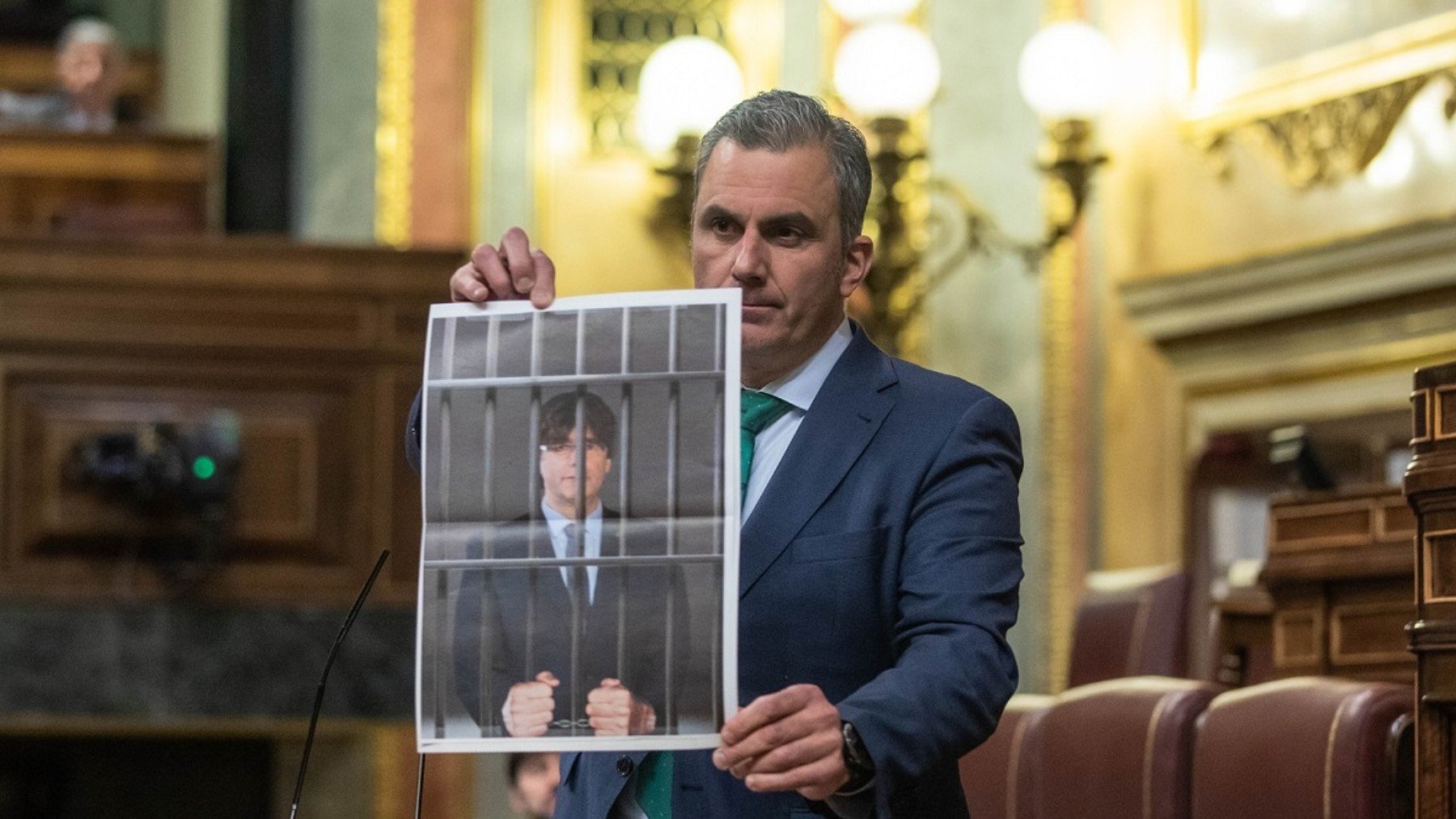 Ortega Smith pidiendo la encarcelación de Puigdemont. (Foto: Vox)