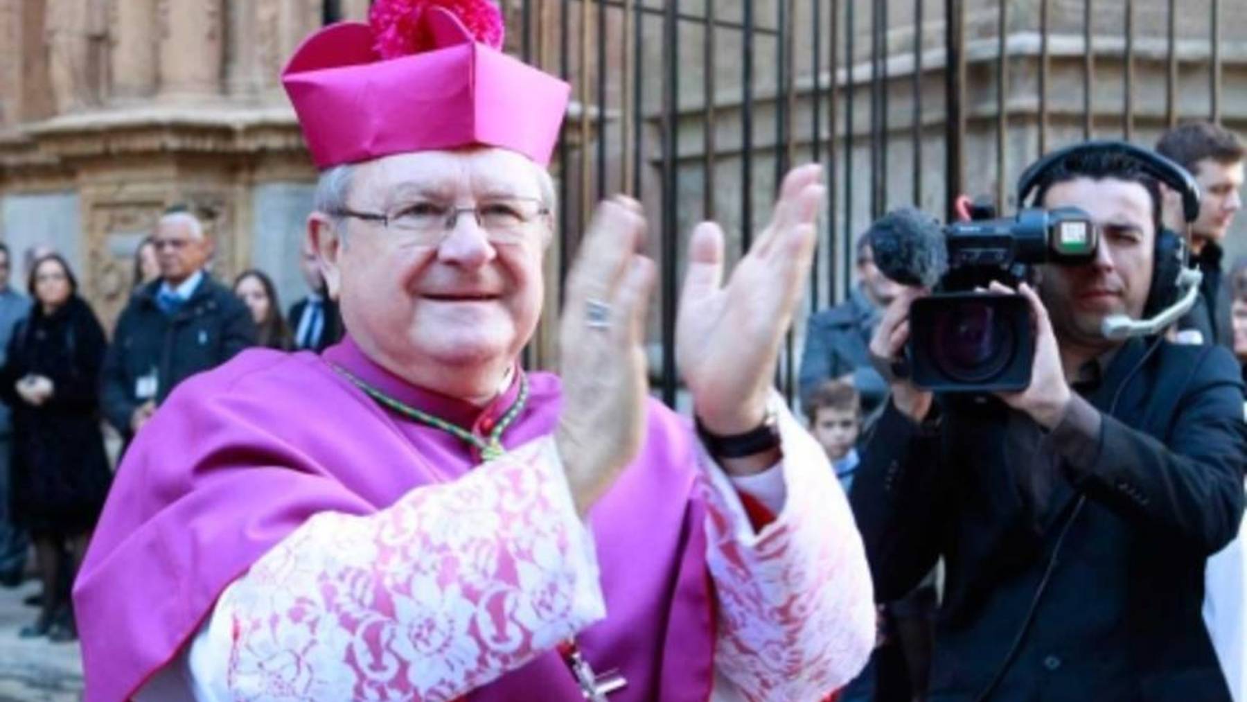 Javier Salinas al tomar posesión como obispo de Mallorca.