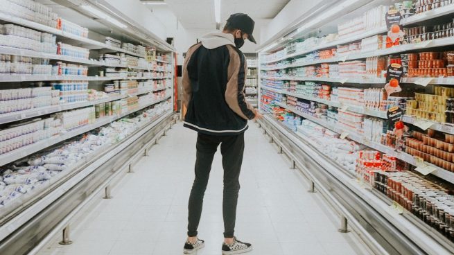 Casi ninguno es saludable: el alimento que compras en el supermercado y deberías desterrar para siempre