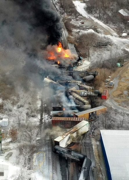 Los ‘ecolojetas’ se quedan mudos ante el desastre medioambiental del tren tóxico en Ohio