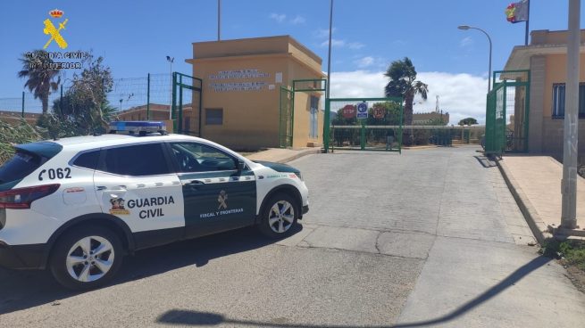 Tres menas acogidos en Melilla detenidos por agredir a un menor y lesionar a dos vigilantes