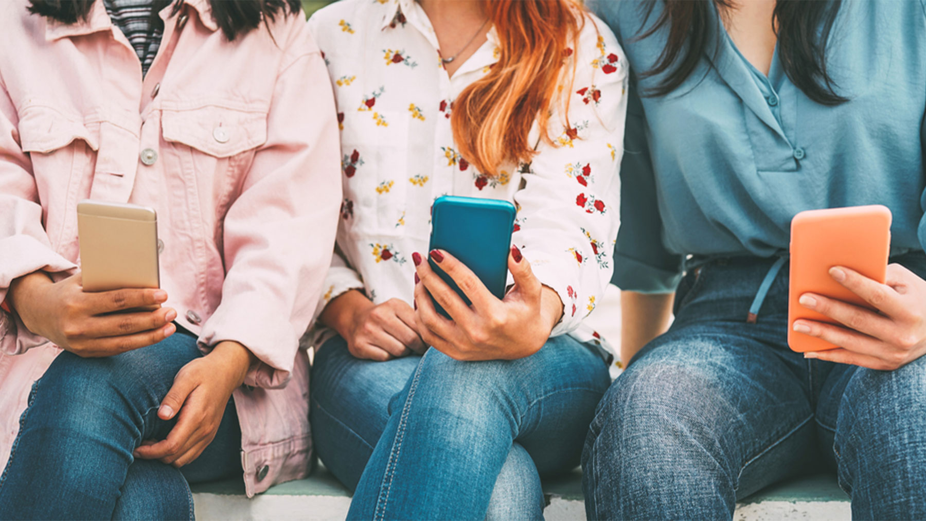 El uso de dispositivos electrónicos entre los jóvenes es motivo de disputa con los padres.