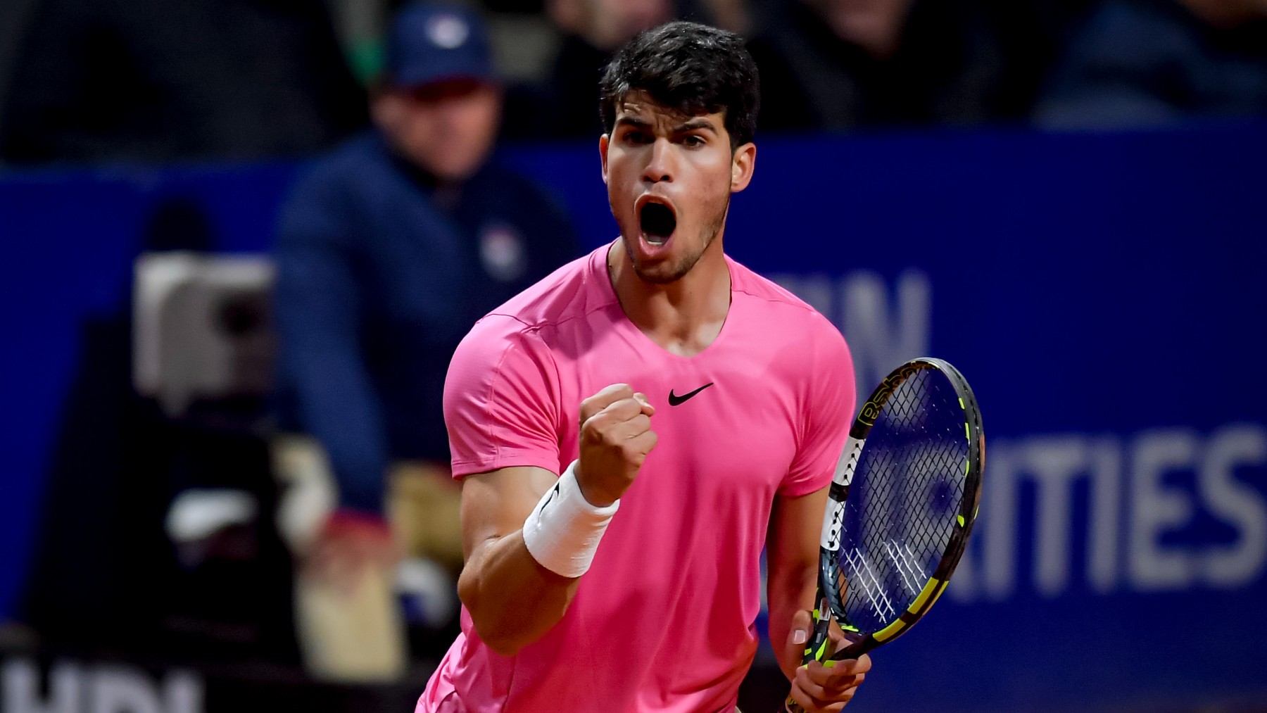 Carlos Alcaraz celebra un punto. (Getty)