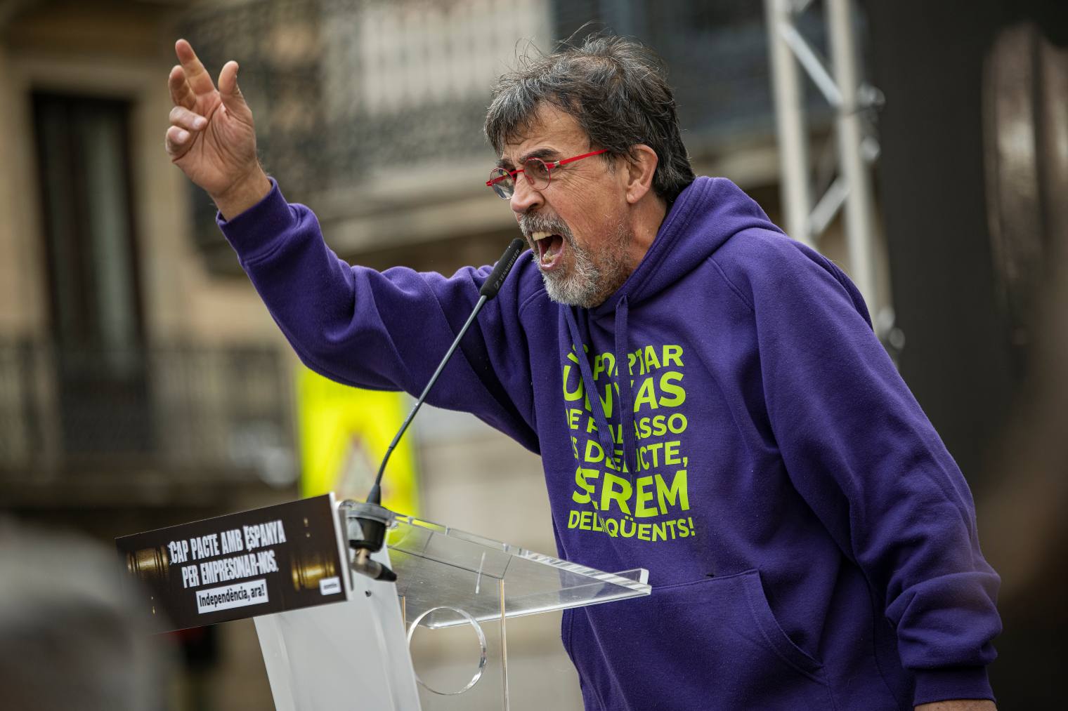 Jordi Pesarrodona interviene en una manifestación de la ANC