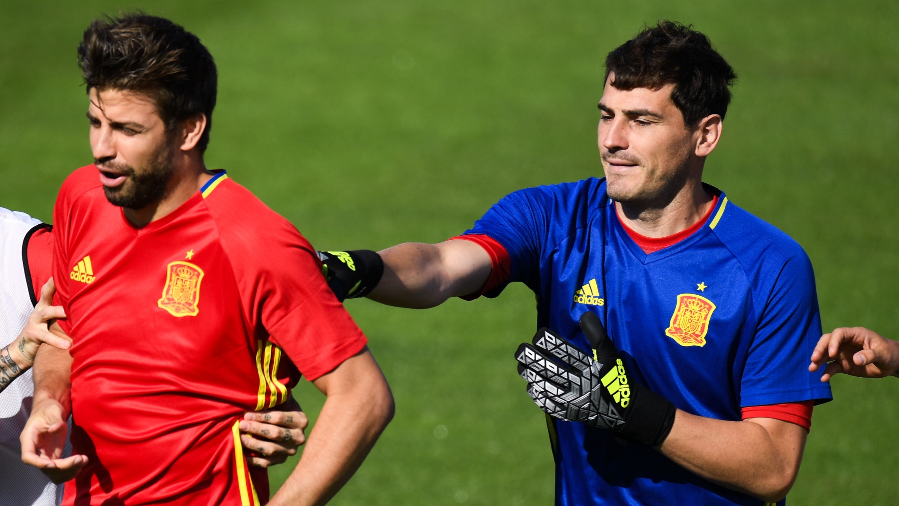 Casillas y Piqué con la selección española (Getty)