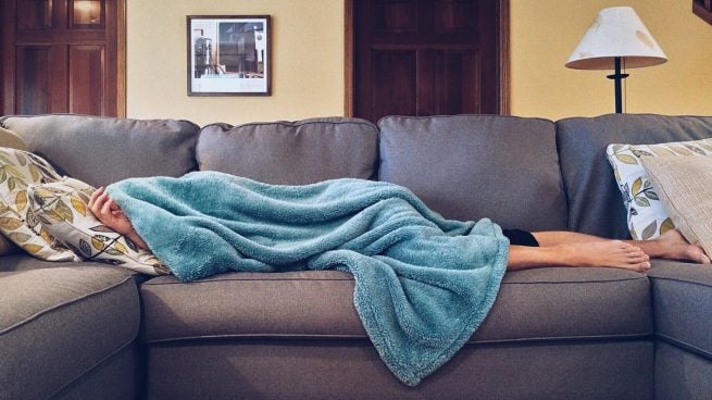 Los motivos por los que dormir más en invierno, según una investigación