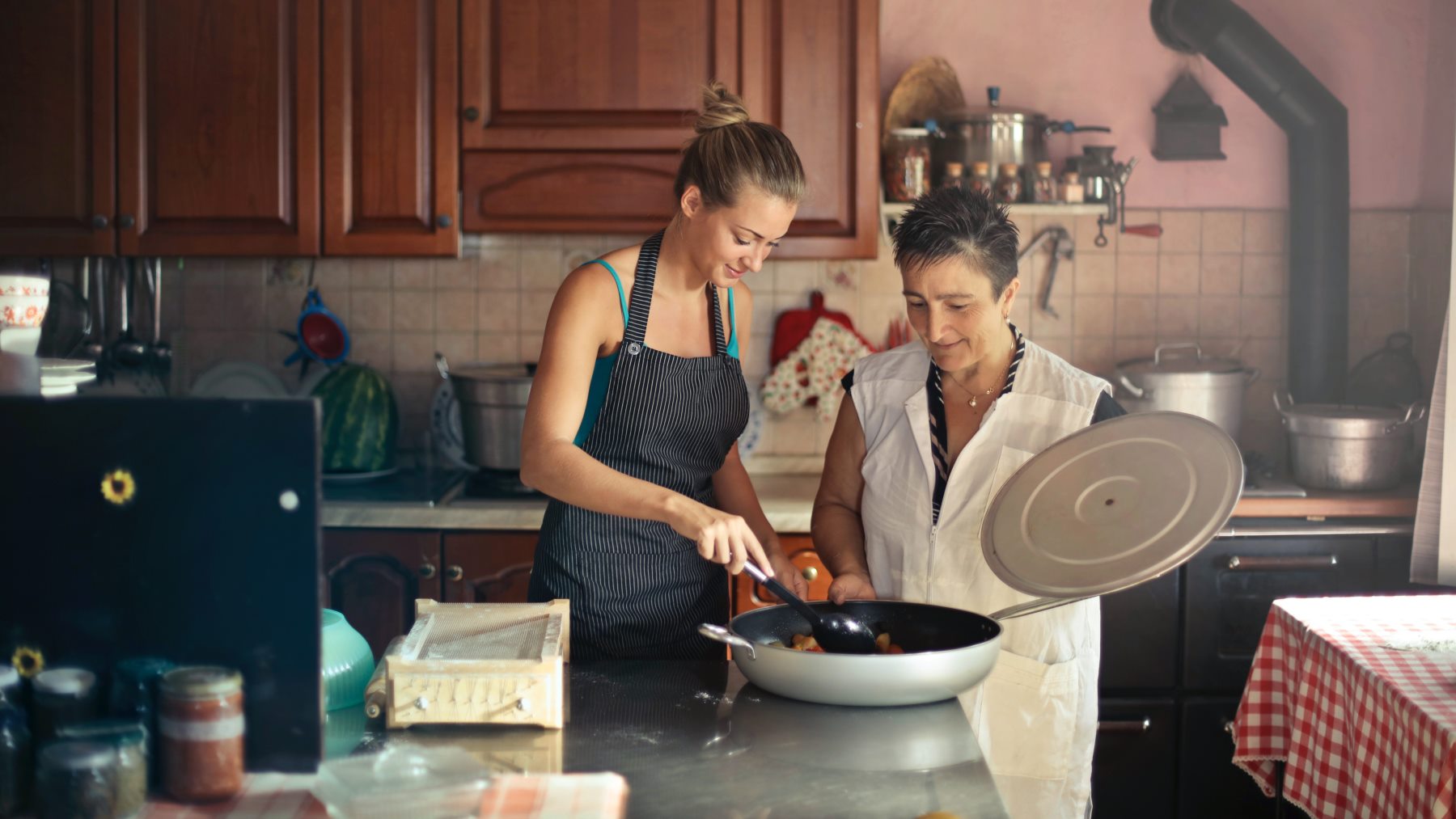 Este truco casero te servirá para saber cuándo el aceite está caliente