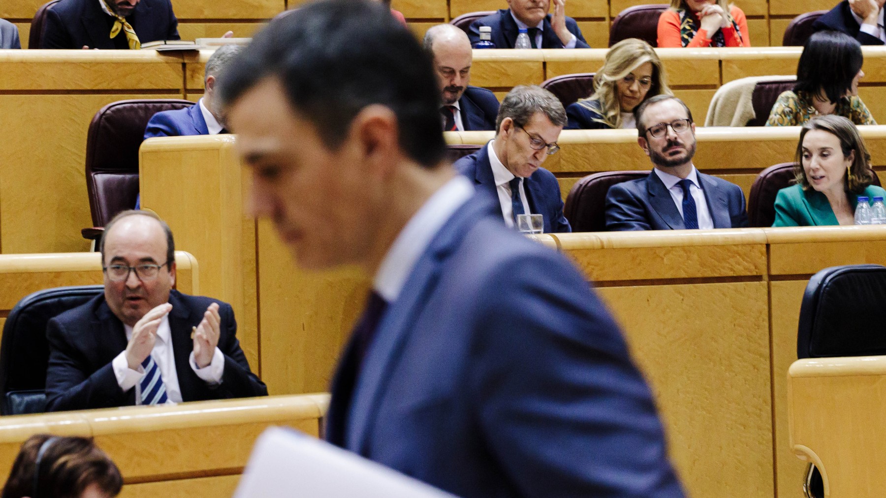 Sánchez y Feijóo en el Senado. (Foto: EP)