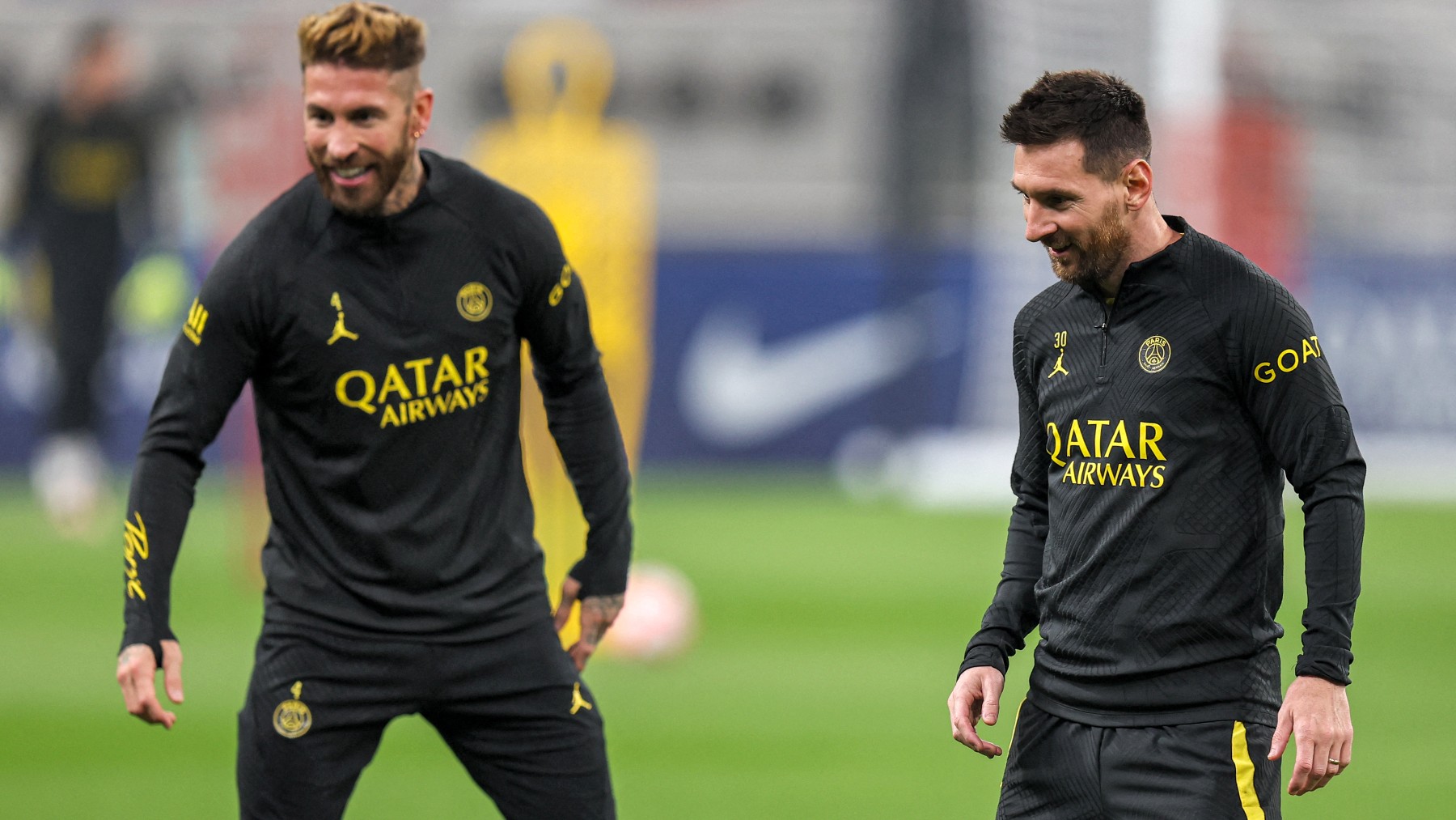 Ramos y Messi juntos durante un entrenamiento del PSG (AFP)